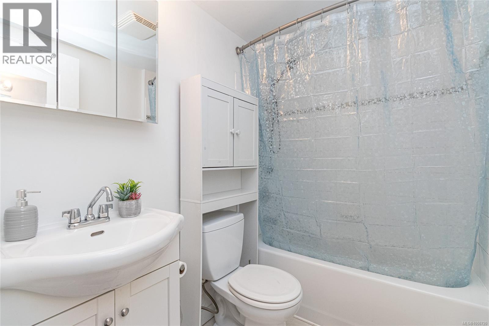 #101 827 North Park St - 21