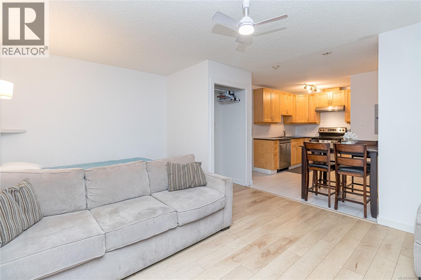 #101 827 North Park St - 16