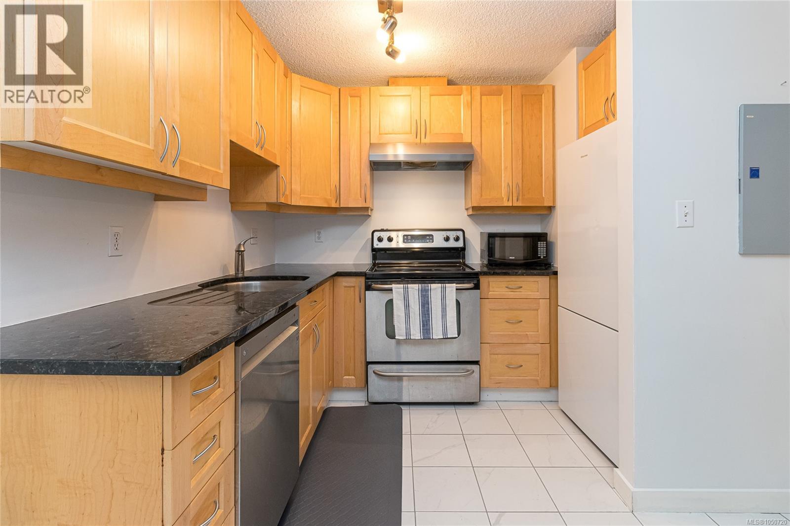 #101 827 North Park St - 15