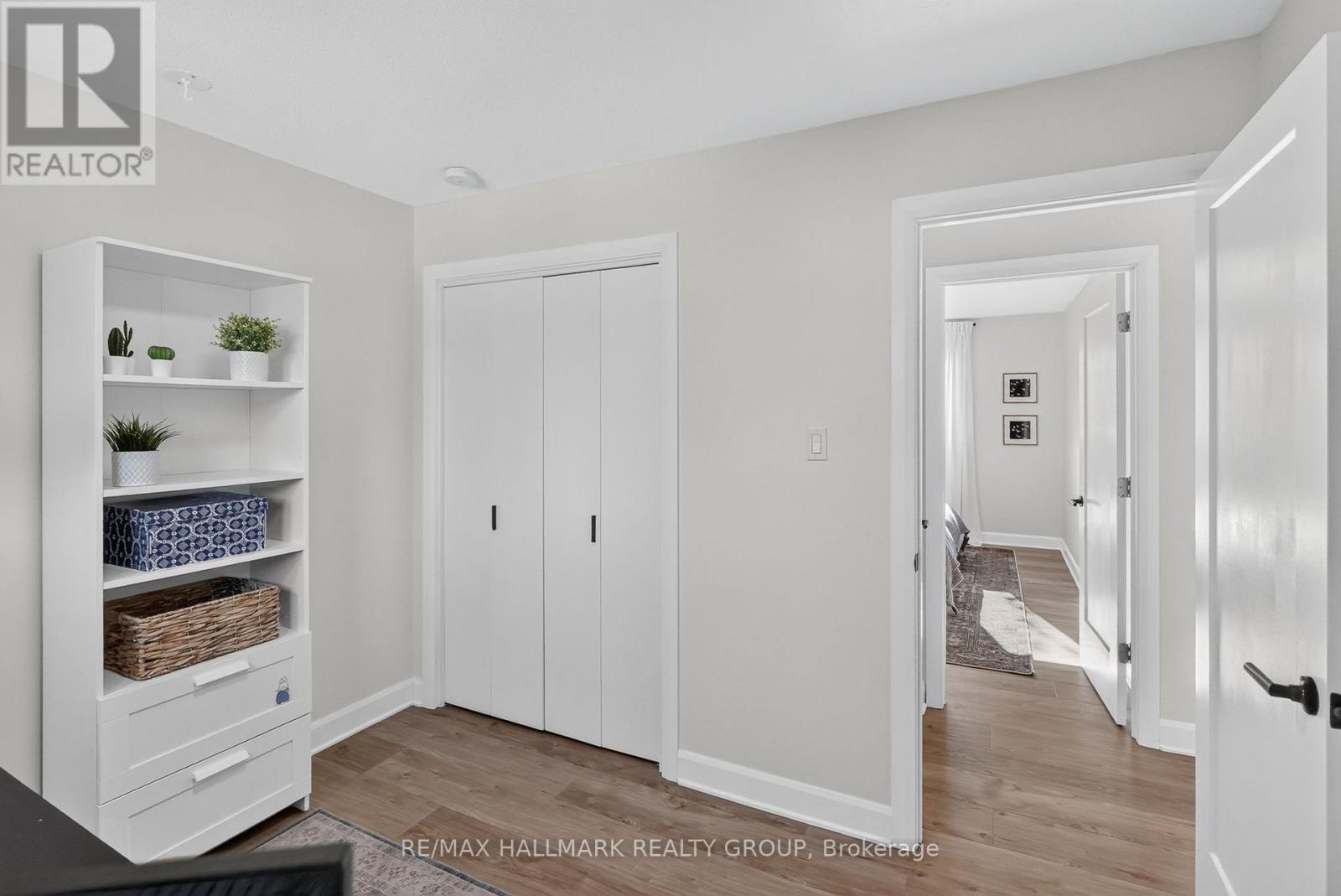 181 WELLINGTON STREET - 23