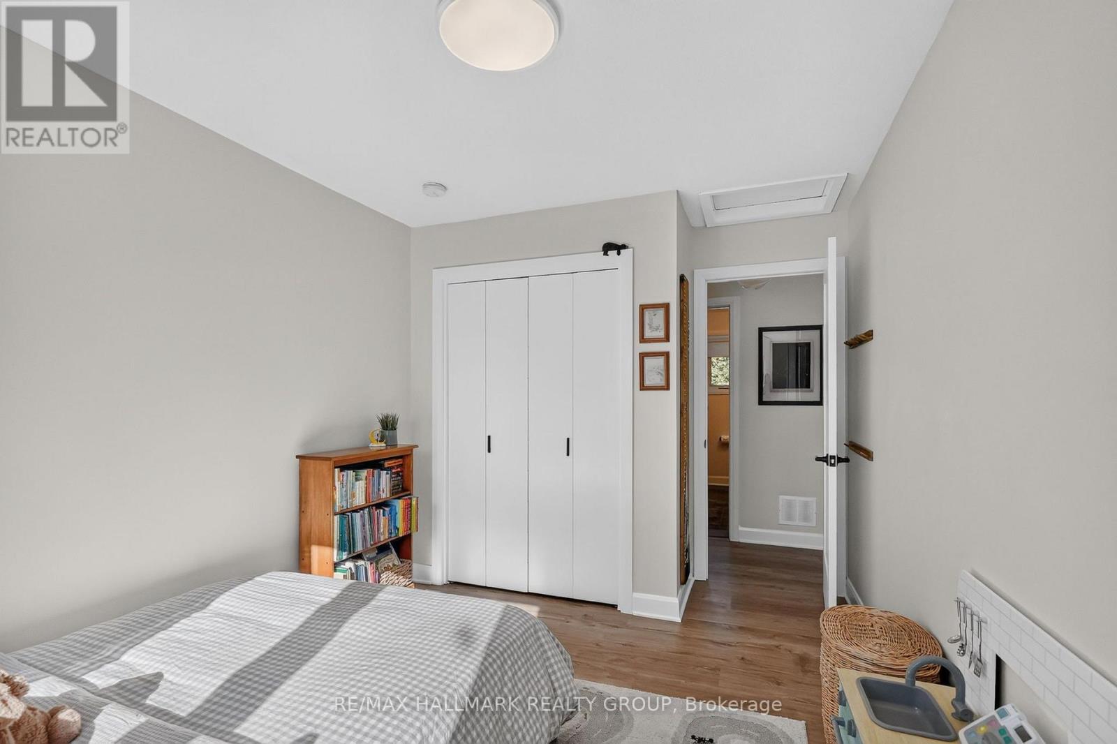 181 WELLINGTON STREET - 25