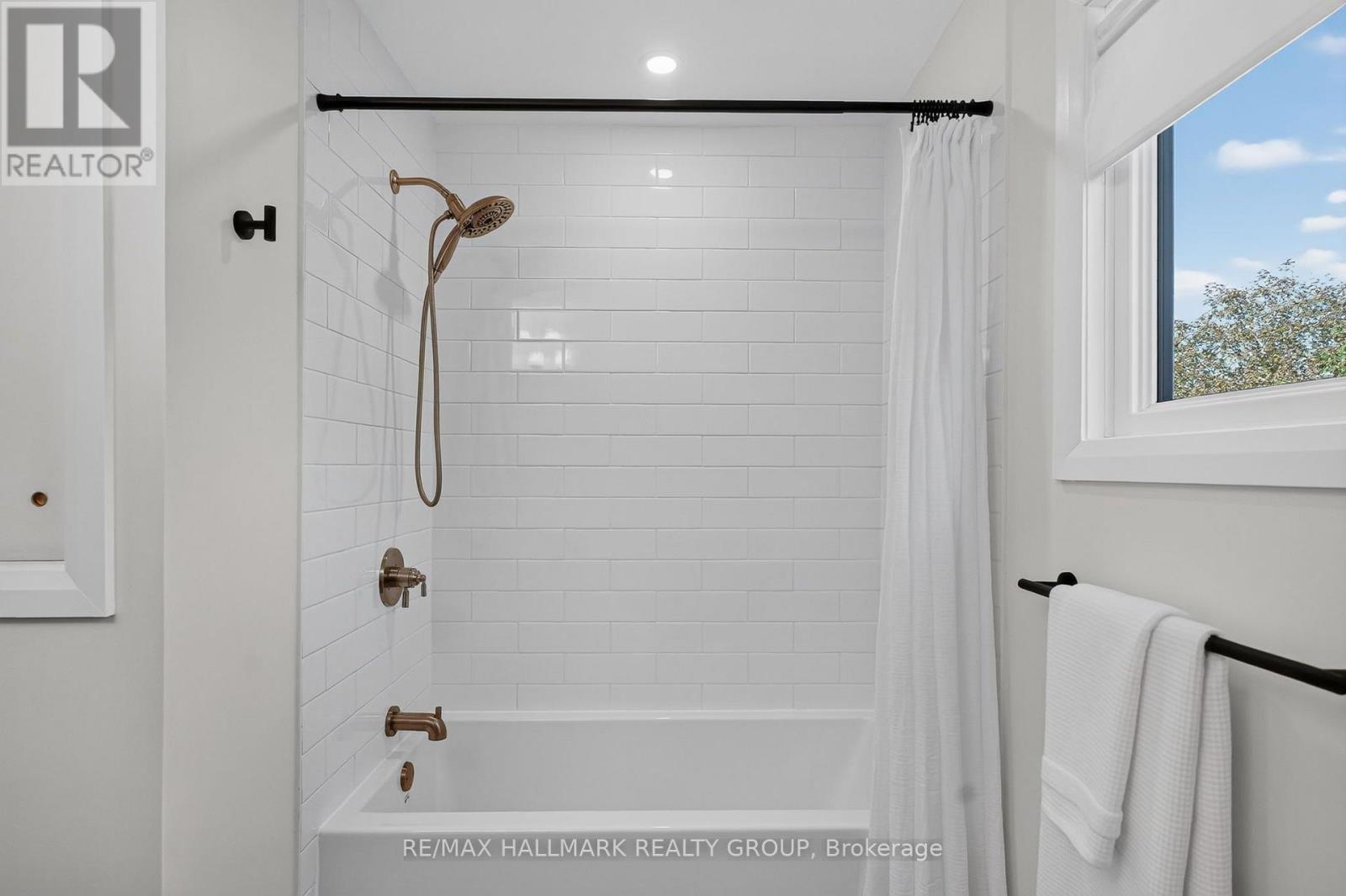 181 WELLINGTON STREET - Image 27