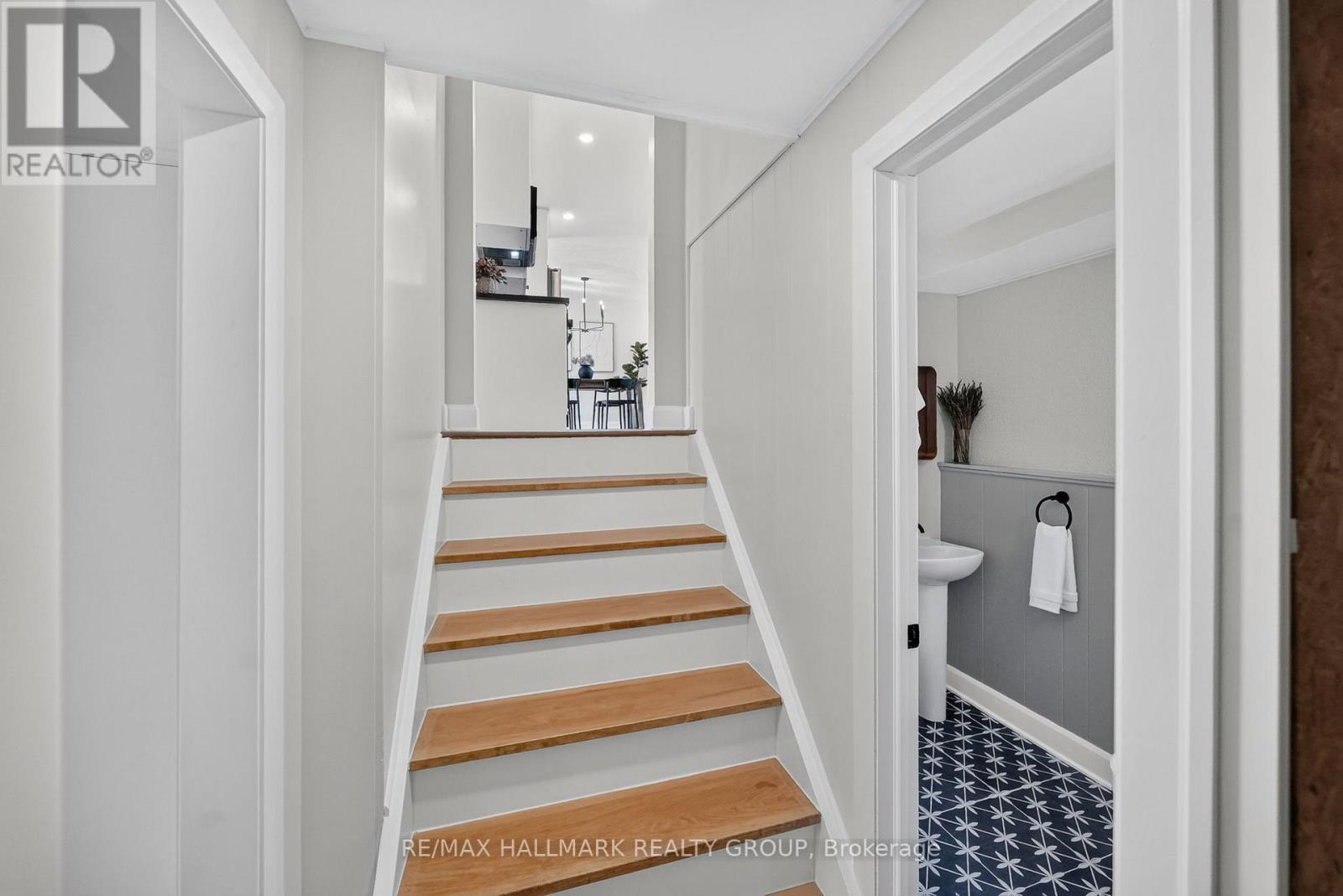 181 WELLINGTON STREET - 28