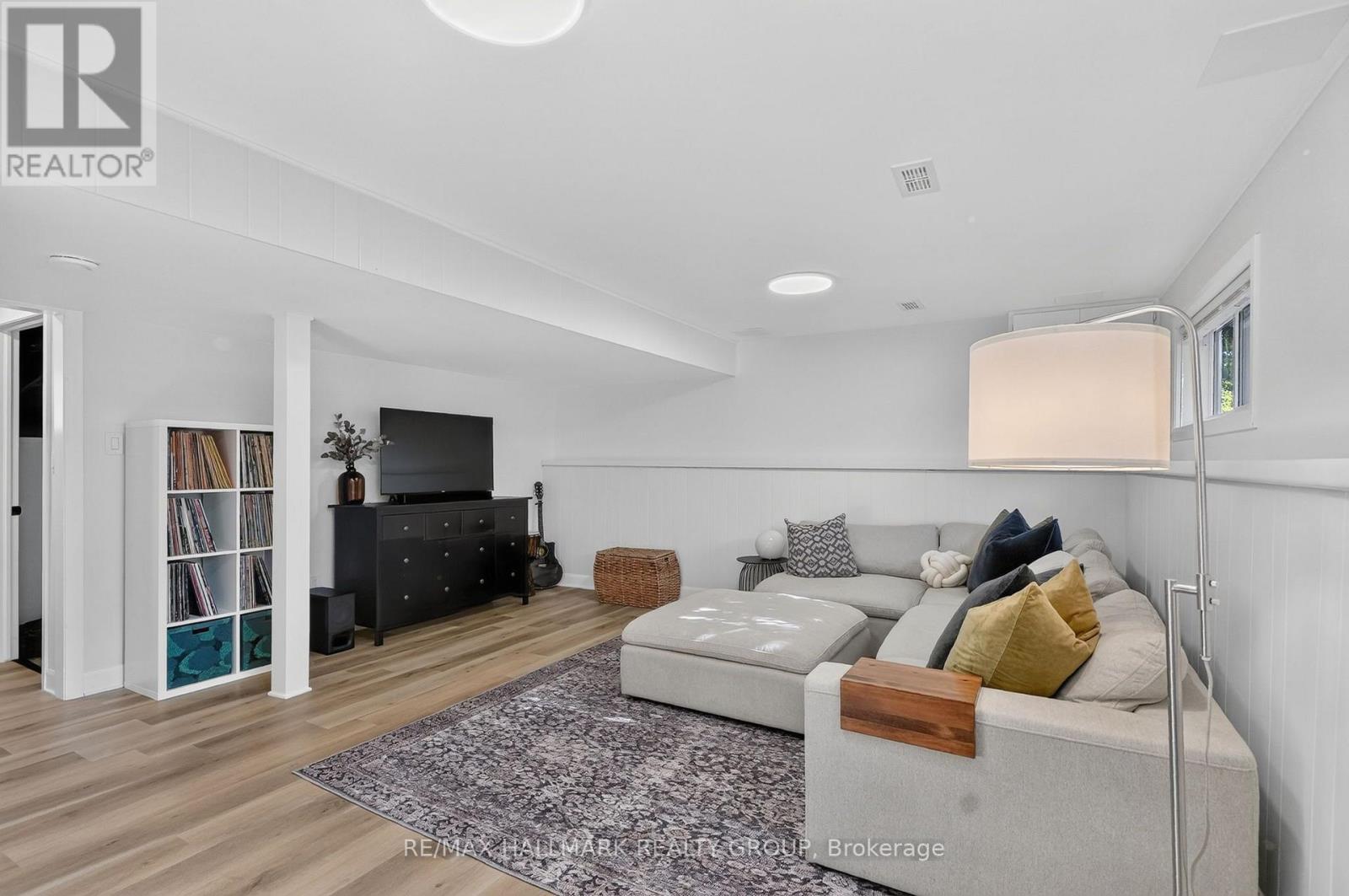 181 WELLINGTON STREET - Image 30