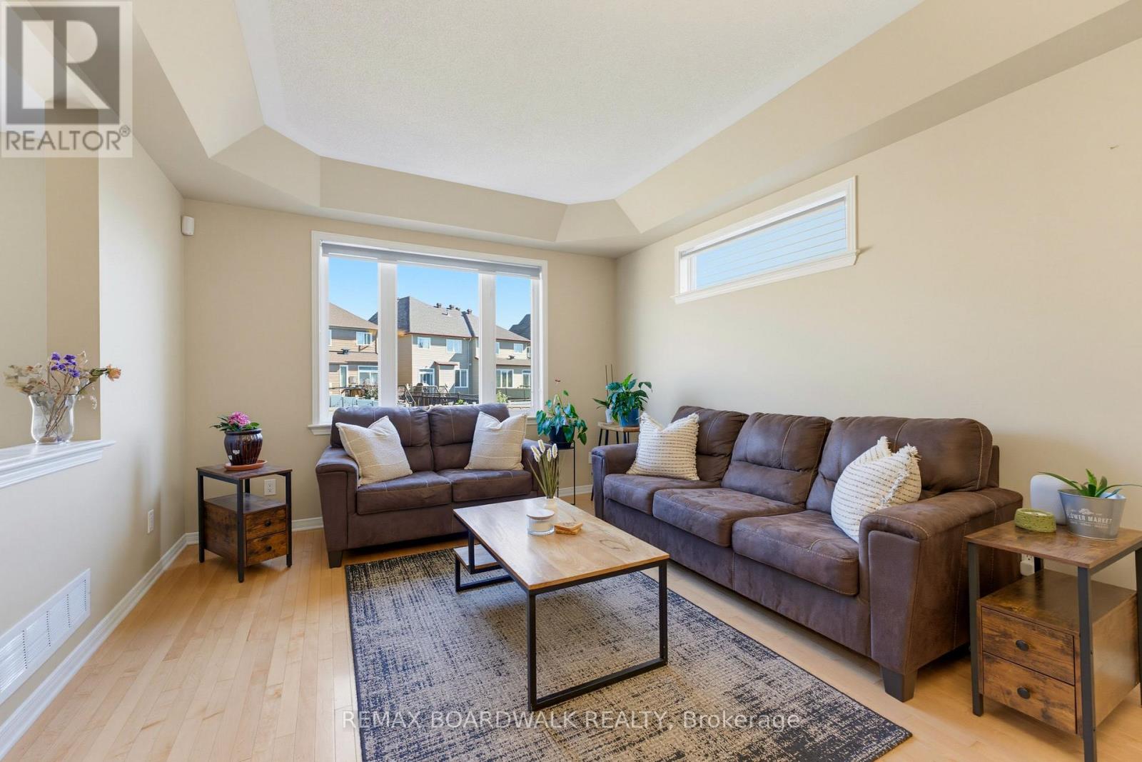 210 BROXBURN CRESCENT, Ottawa — photo 10