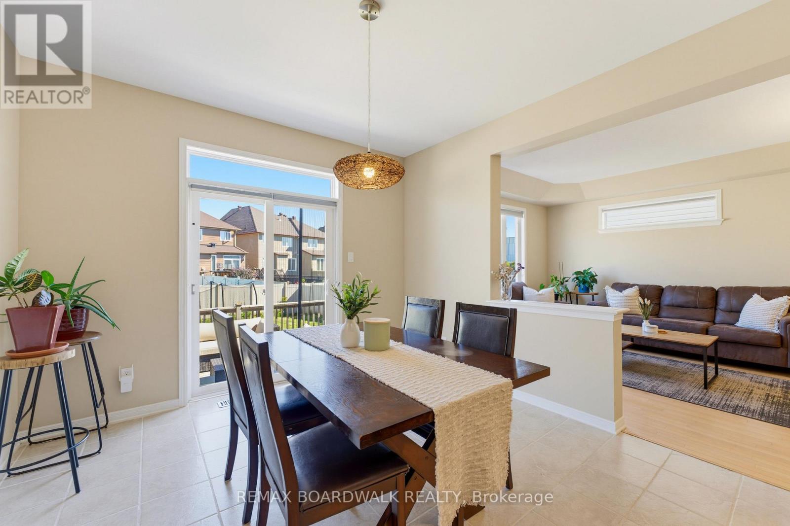 210 BROXBURN CRESCENT, Ottawa — photo 12