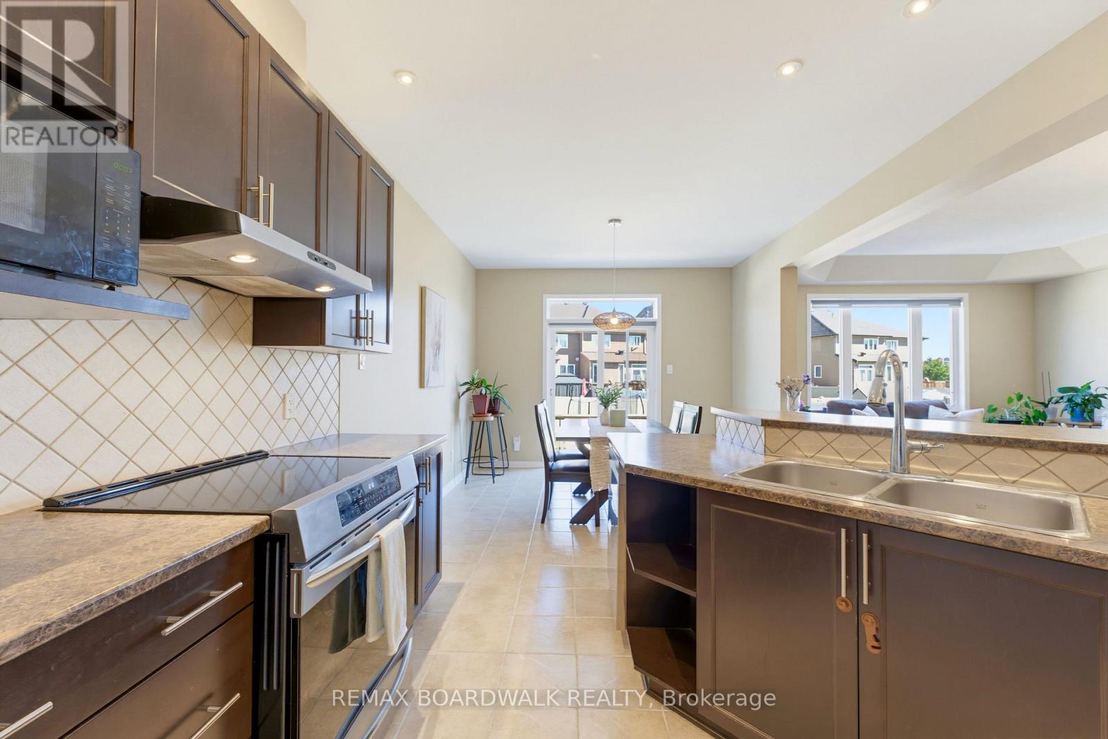 210 BROXBURN CRESCENT - Image 17