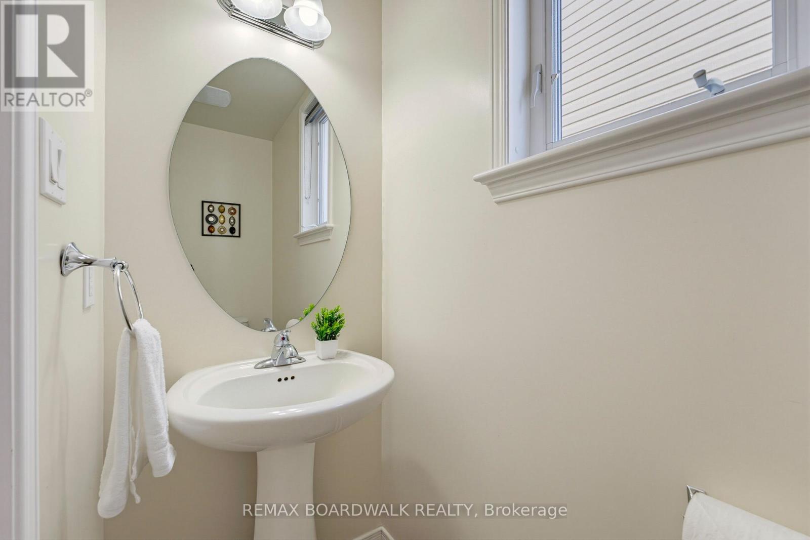210 BROXBURN CRESCENT - Image 20
