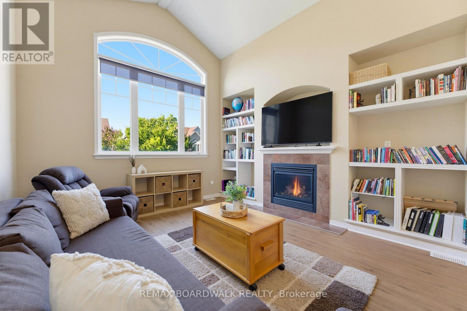 210 BROXBURN CRESCENT - Image 22