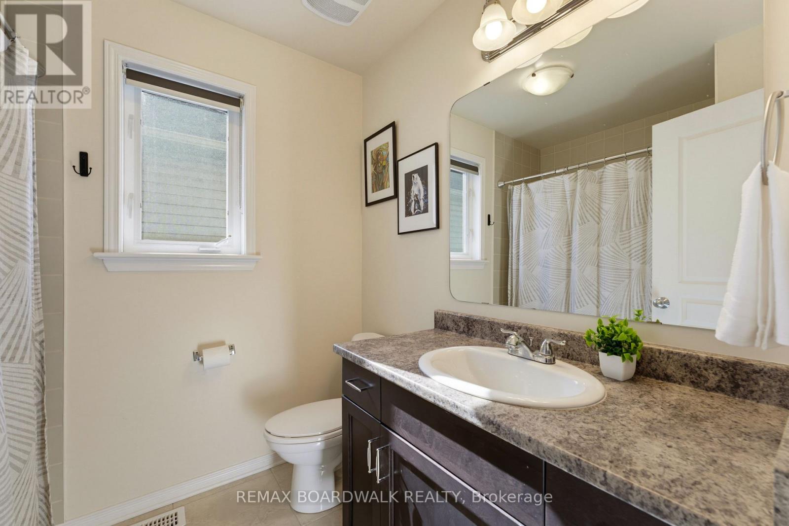 210 BROXBURN CRESCENT - Image 34