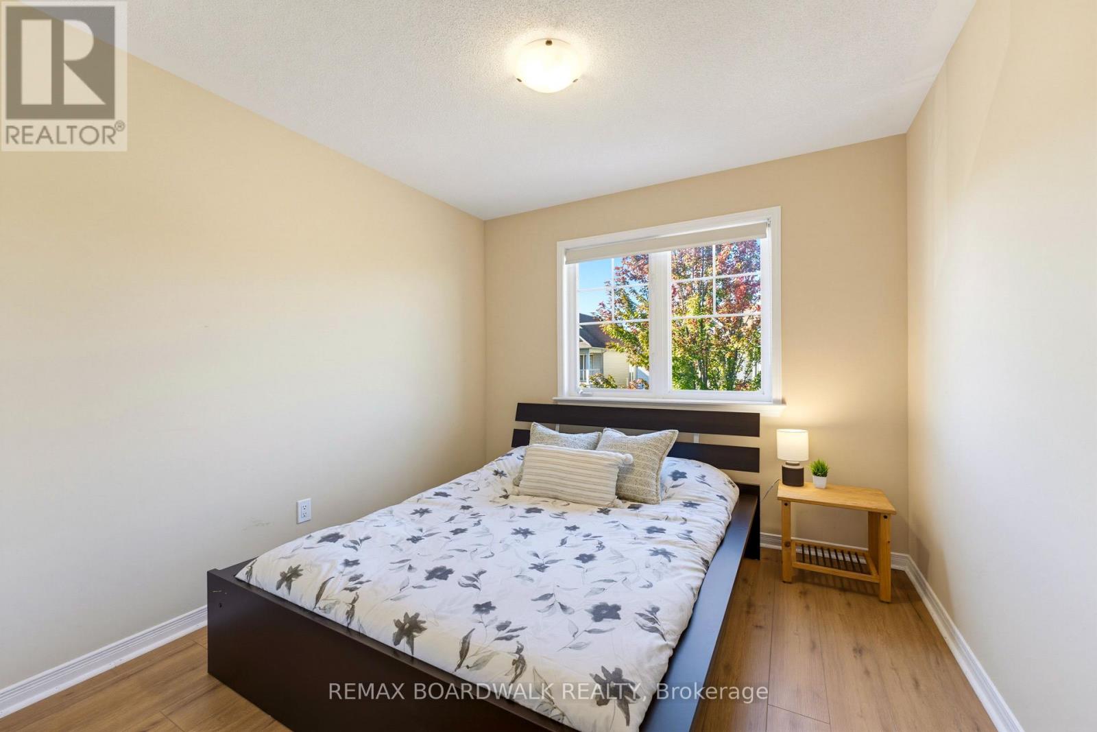 210 BROXBURN CRESCENT - Image 35