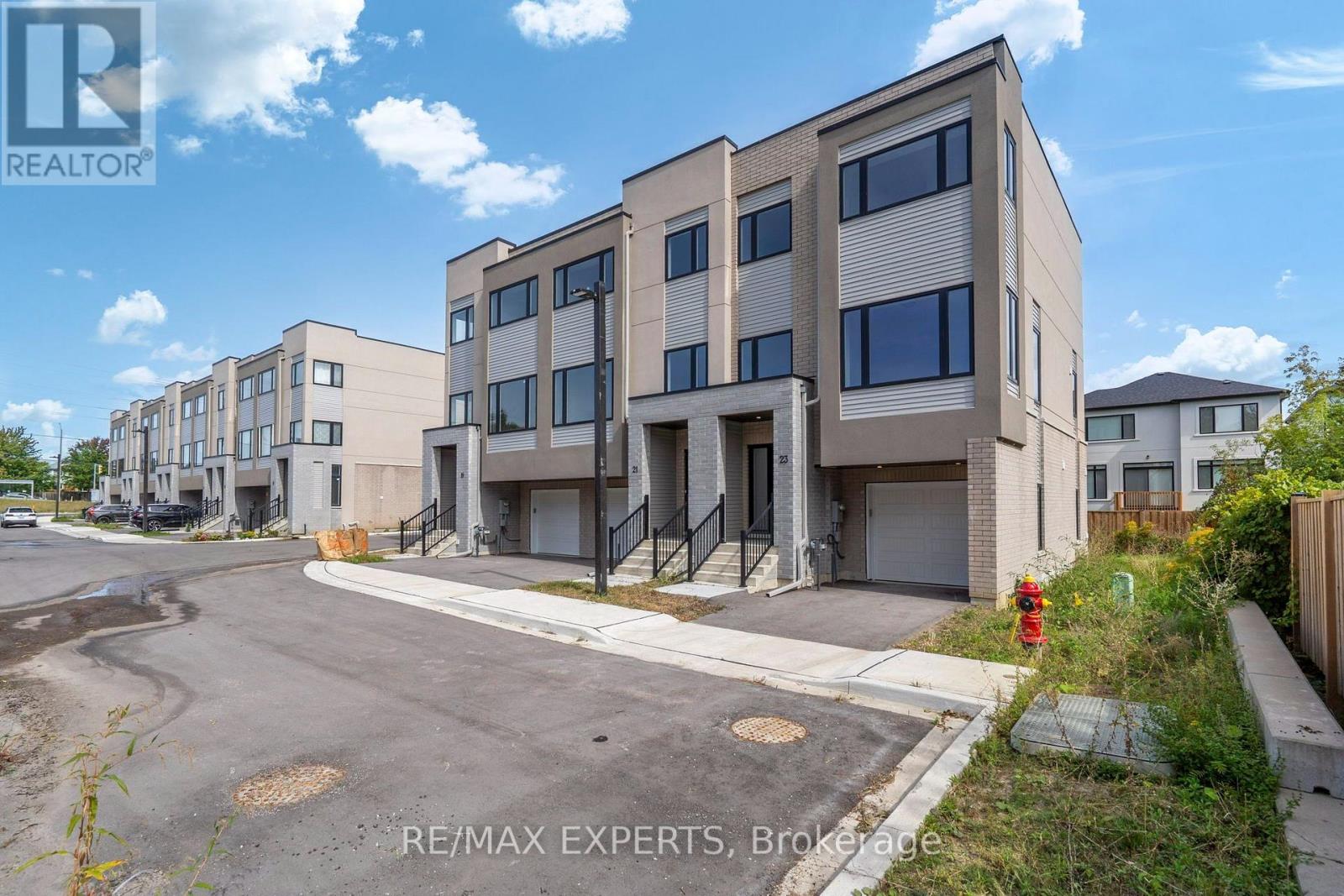 23 CARL HILL LANE, Richmond Hill (Langstaff) — photo 2