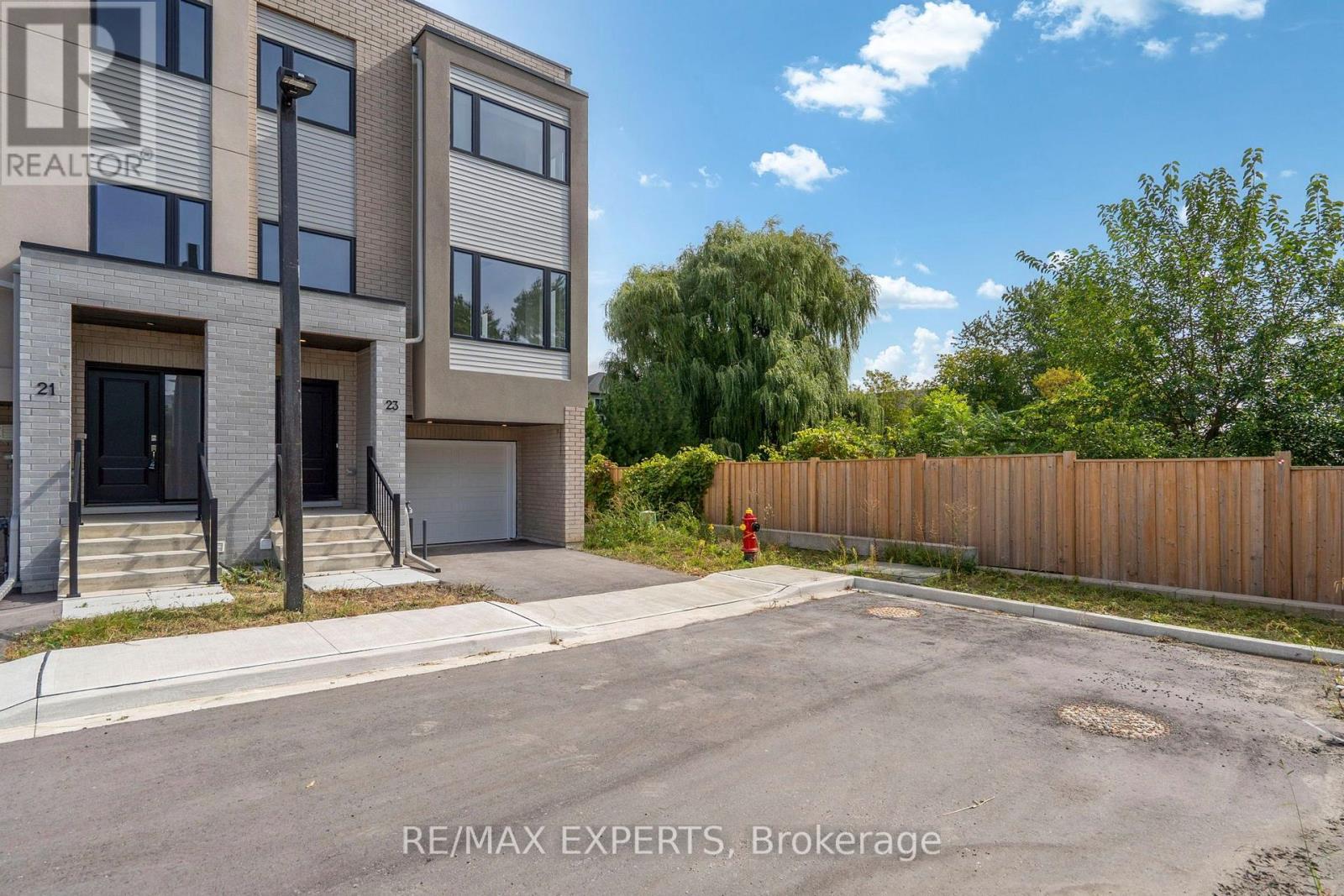 23 CARL HILL LANE, Richmond Hill (Langstaff) — photo 5