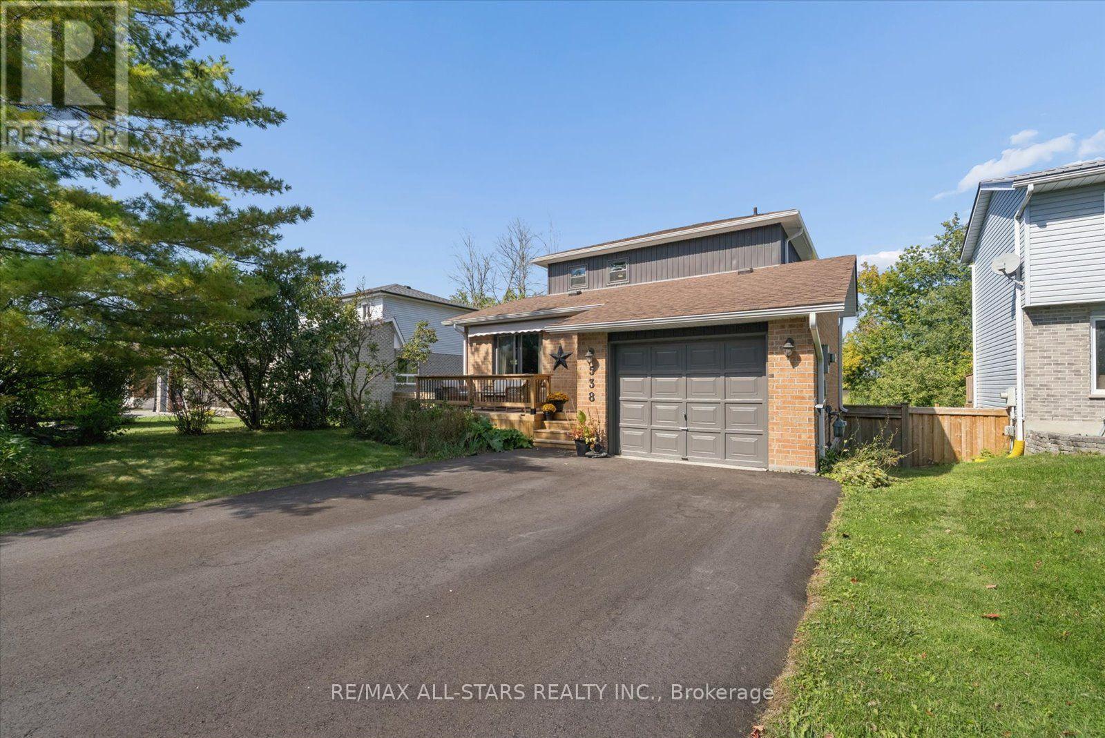 538 HIGHLAND CRESCENT - 44