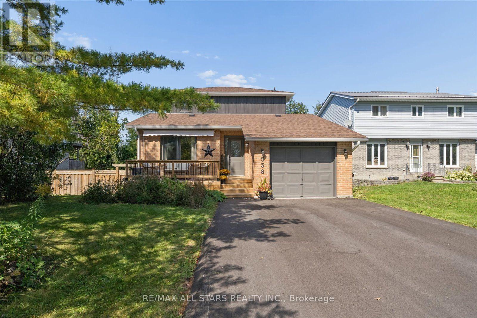 538 HIGHLAND CRESCENT - 47