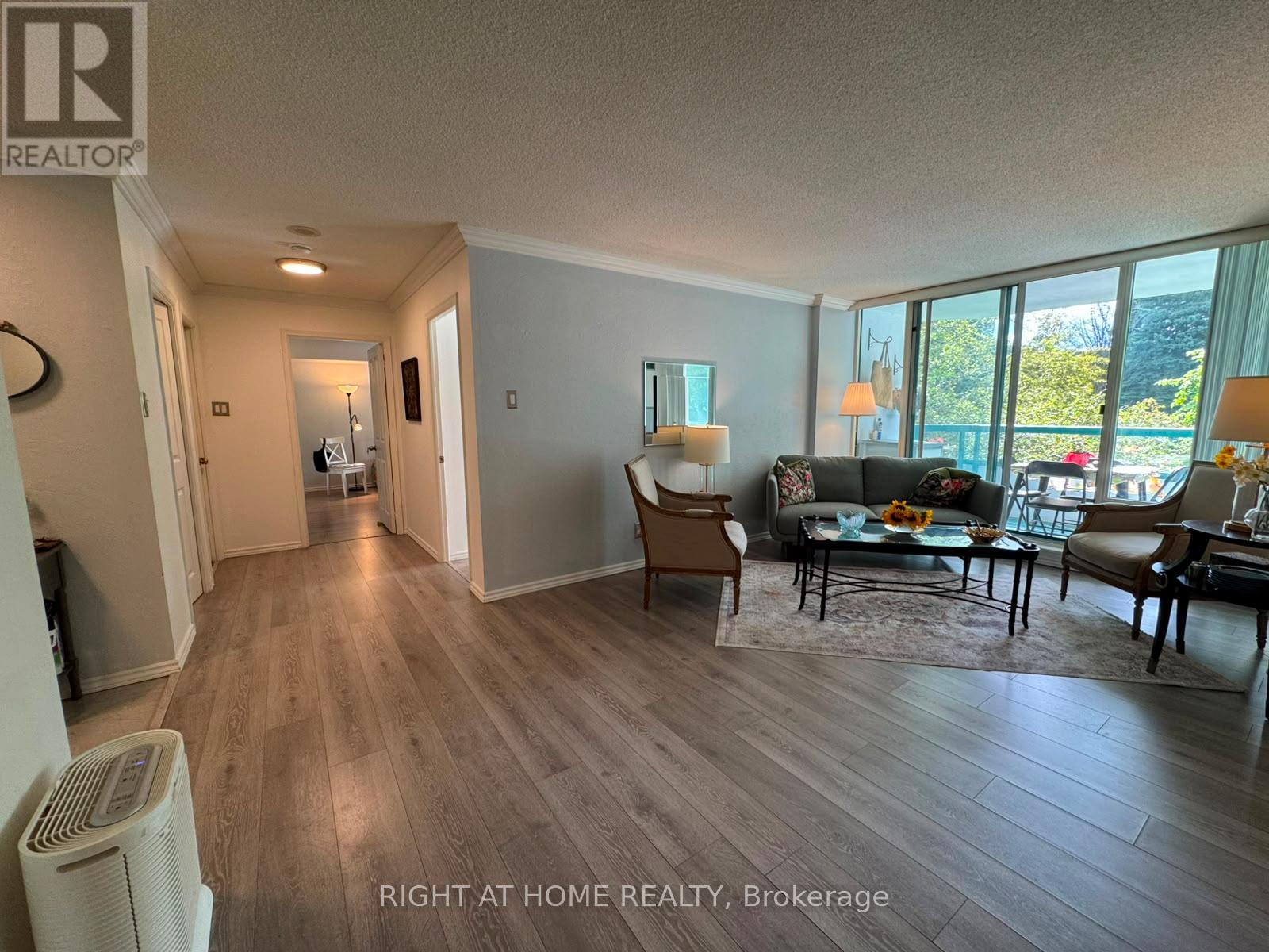 210 - 7250 YONGE STREET, Vaughan (Crestwood-Springfarm-Yorkhill) — photo 2