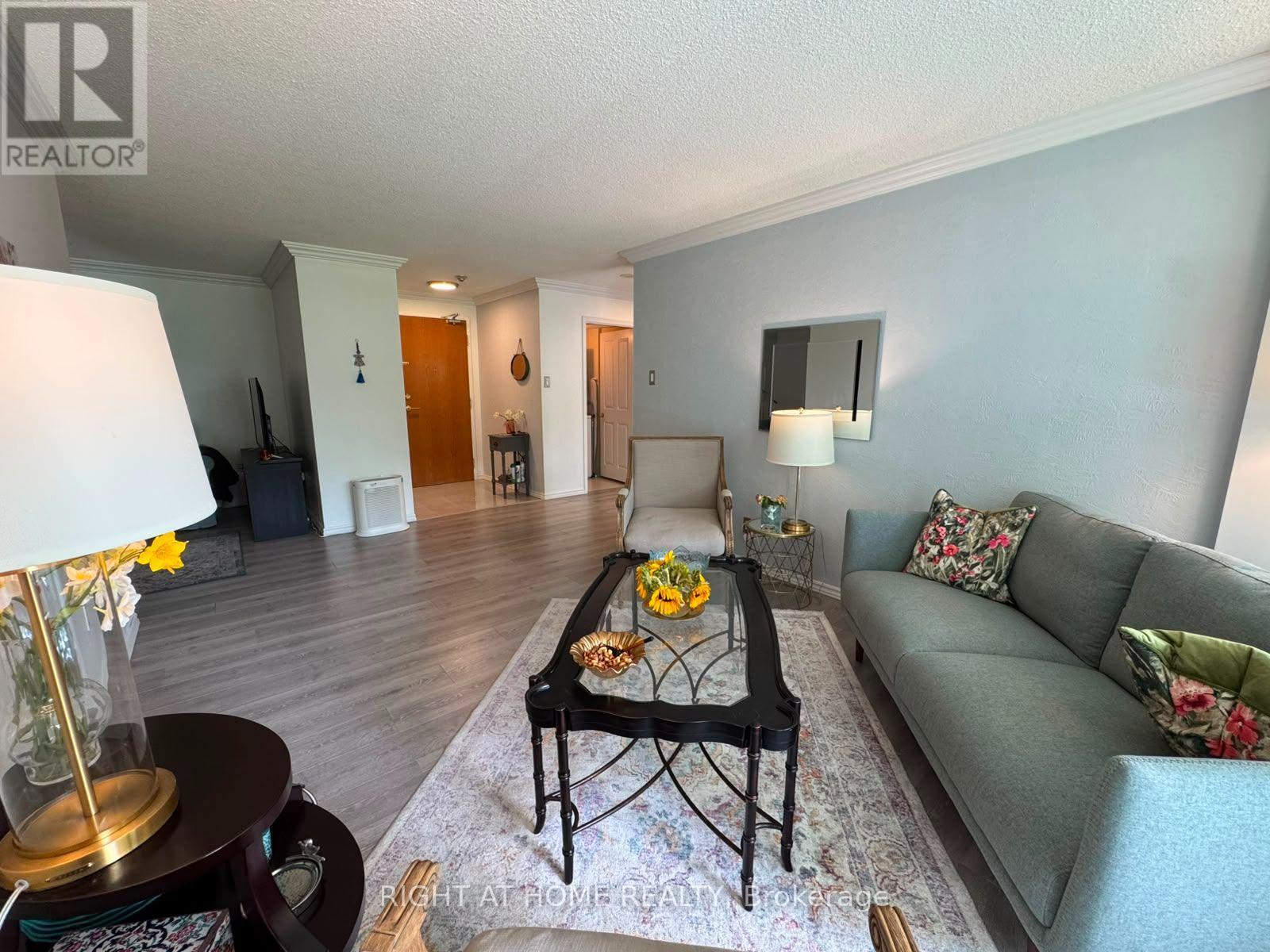 210 - 7250 YONGE STREET, Vaughan (Crestwood-Springfarm-Yorkhill) — photo 9