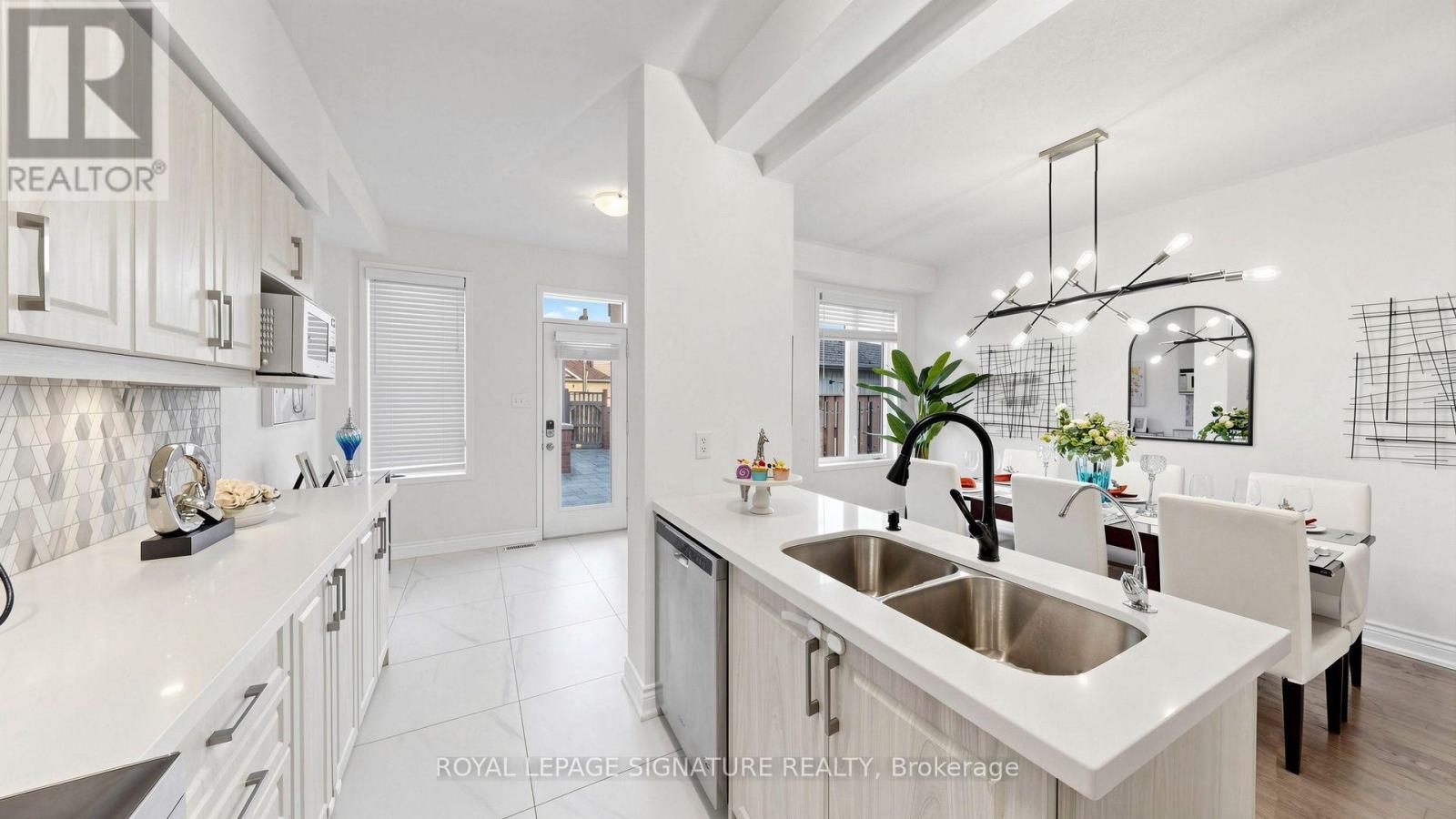 18 MONTAGUES LANE, Markham (Cornell) — photo 6