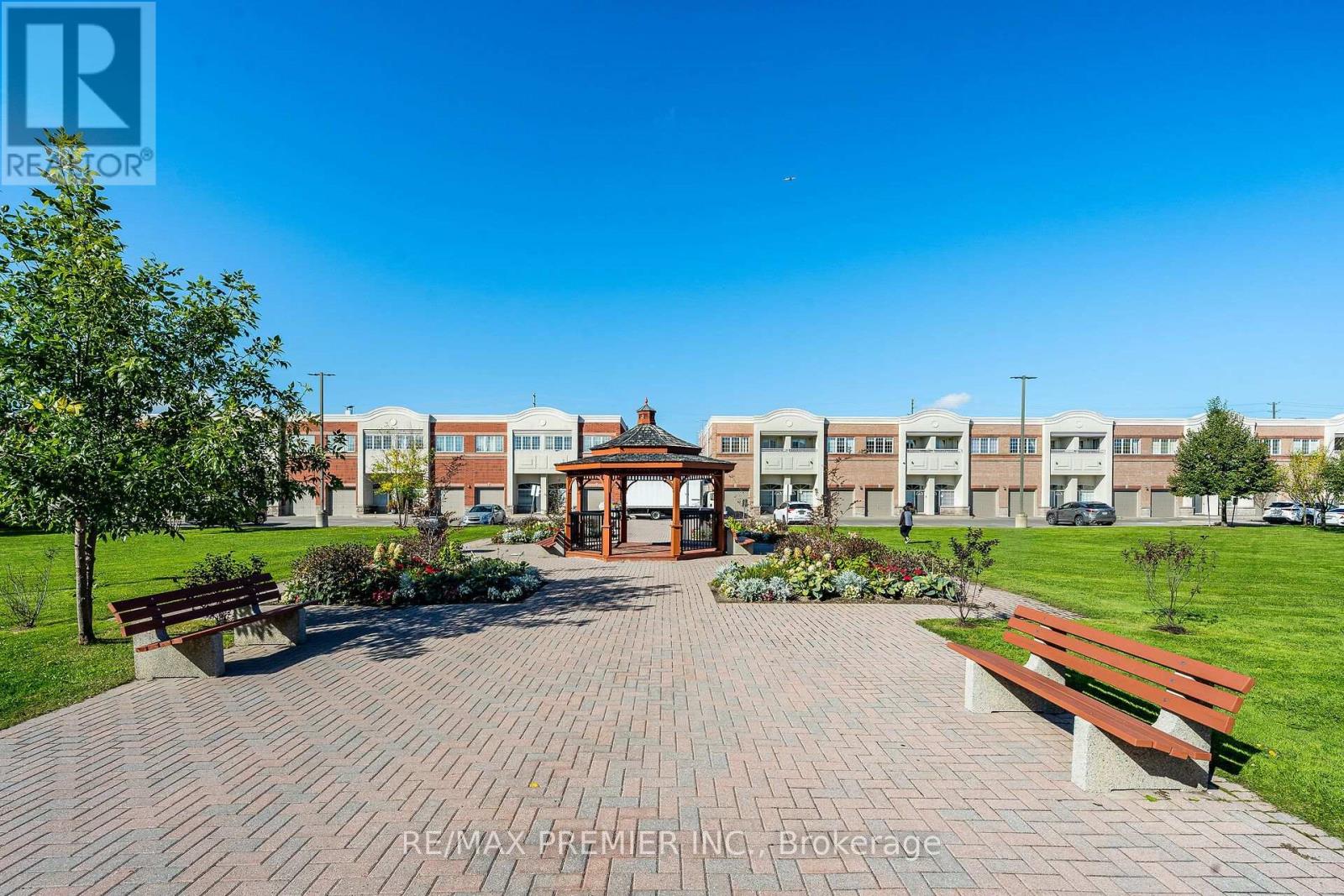 304 - 9451 JANE STREET, Vaughan (Maple) — photo 2
