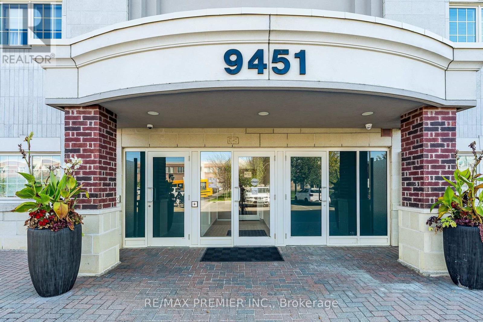 304 - 9451 JANE STREET, Vaughan (Maple) — photo 3