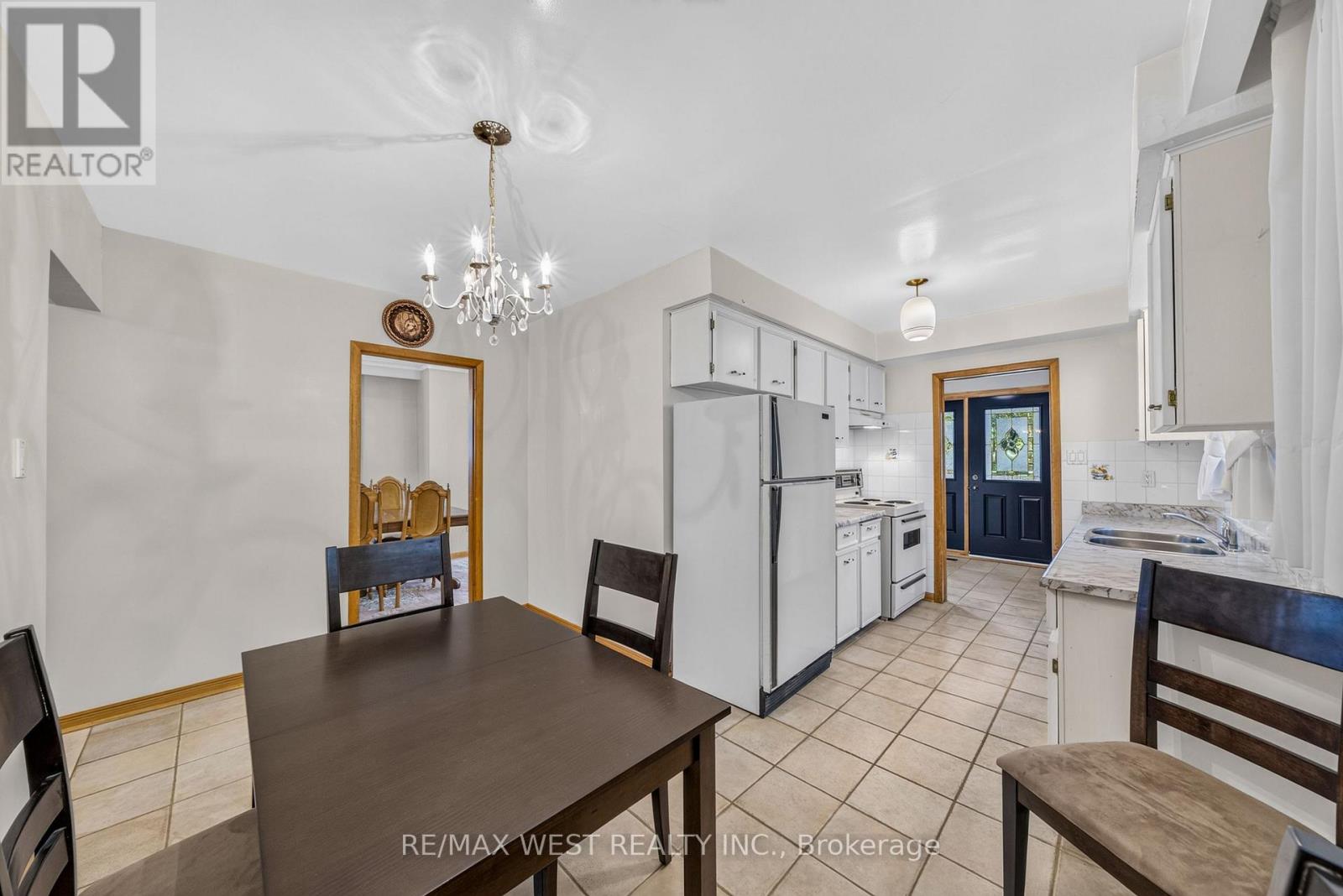 18 PHEASANT VALLEY COURT, Markham (Thornhill) — photo 4