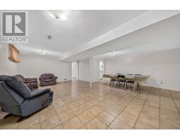 Living room - 18 Pheasant Valley Court, Markham, ON L3T2H1 Photo 8