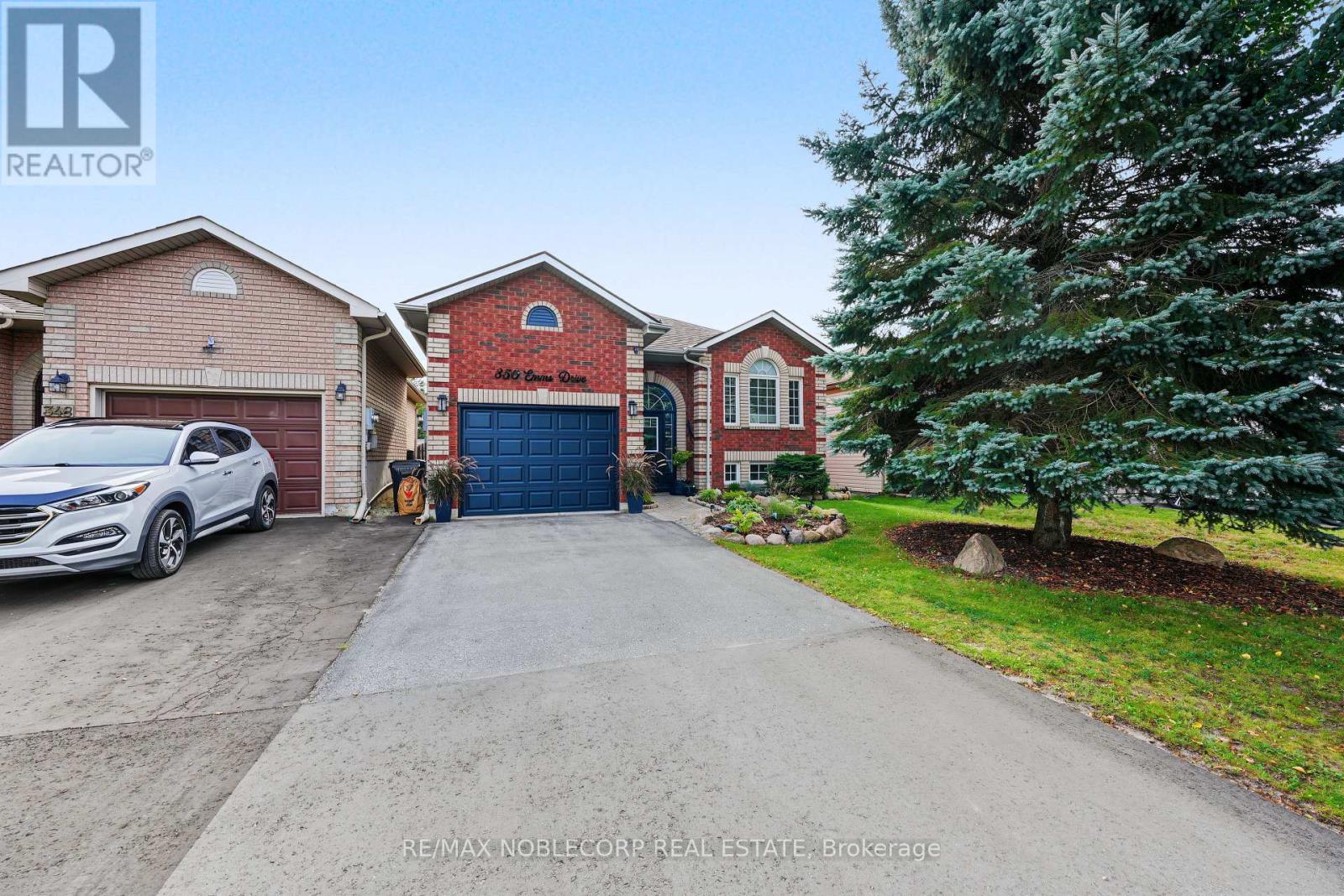 350 EMMS DRIVE, Barrie (Holly)