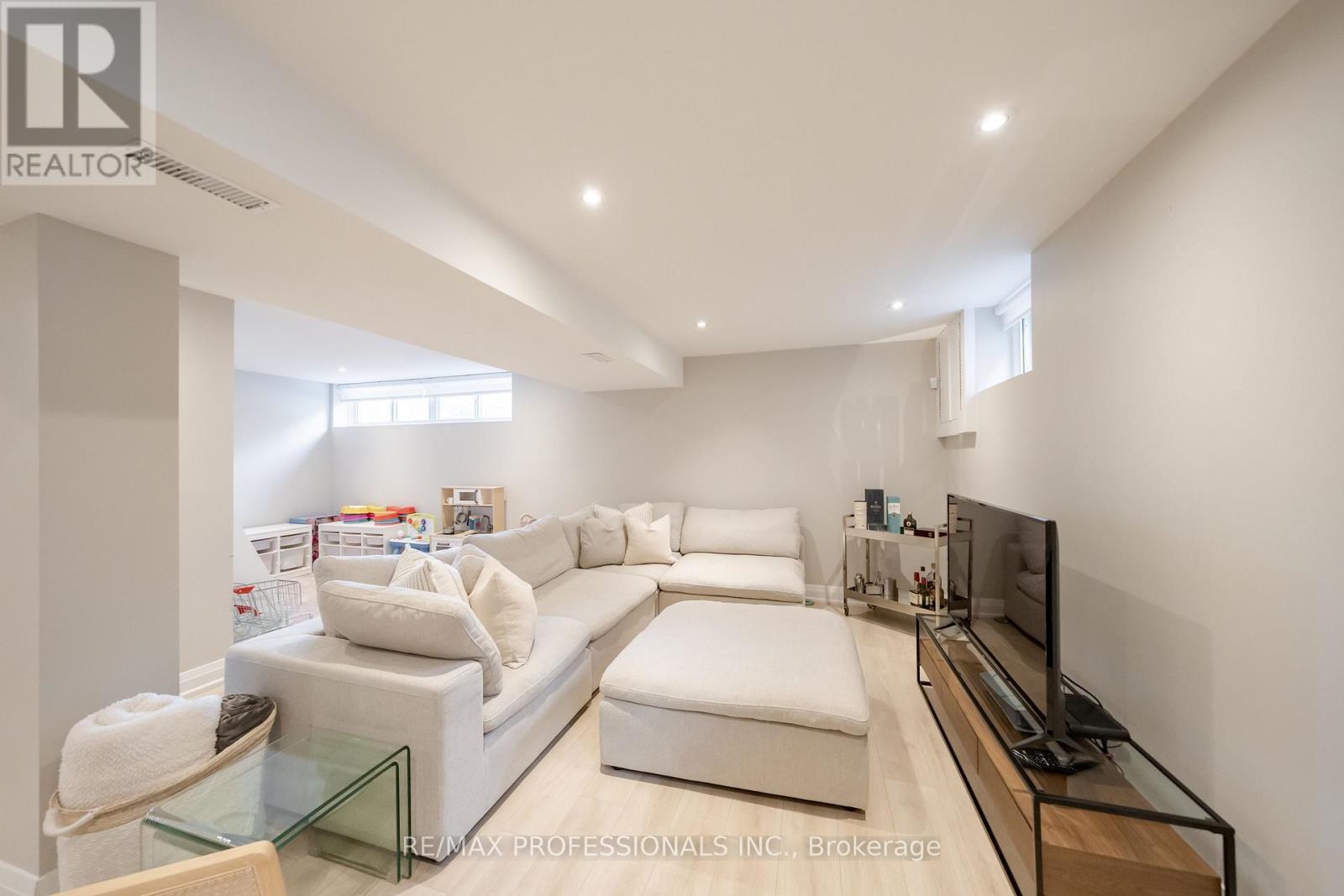 103 WEST DEANE PARK DRIVE - 28