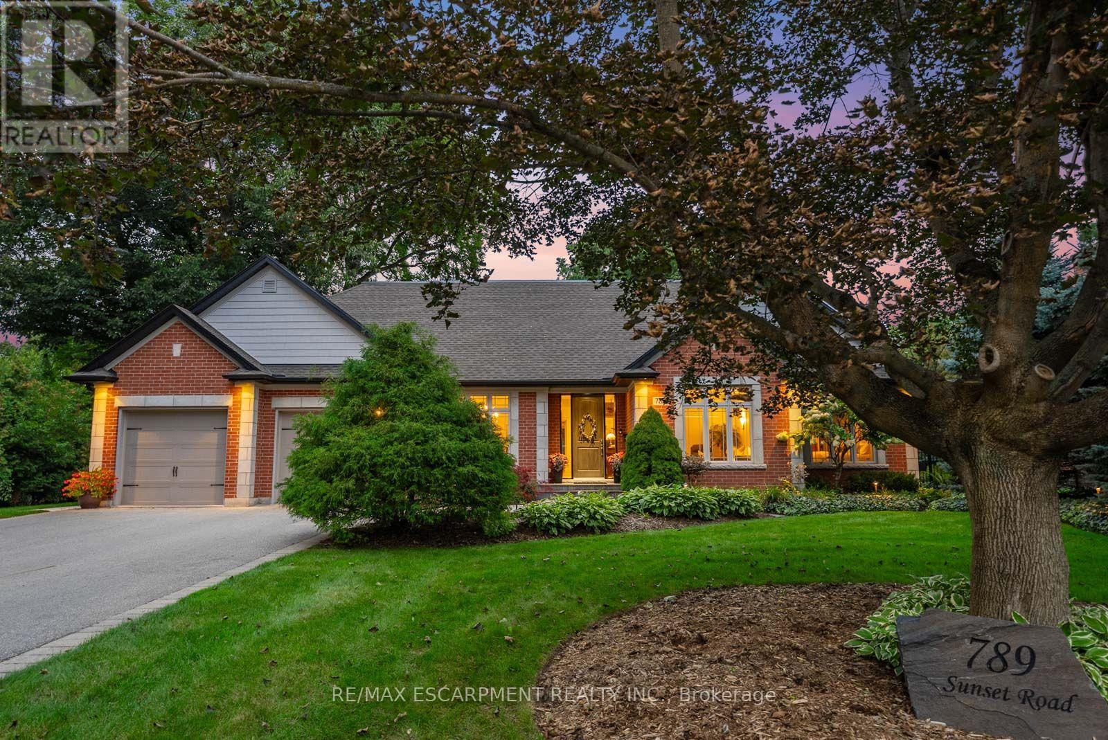 789 SUNSET ROAD, Burlington (LaSalle)