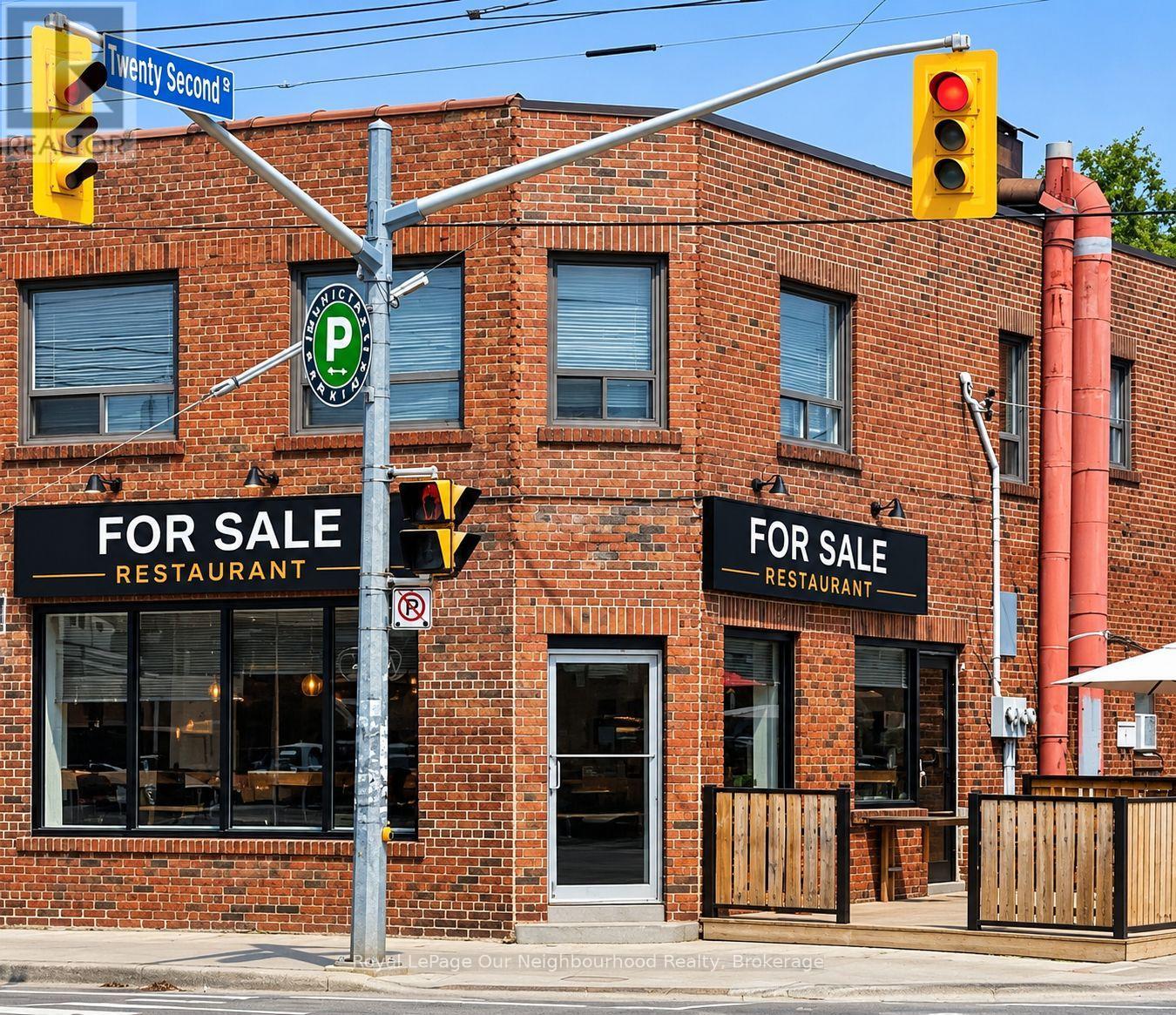 1F & BASEMENT - 3226 LAKE SHORE BOULEVARD W, Toronto (Long Branch)