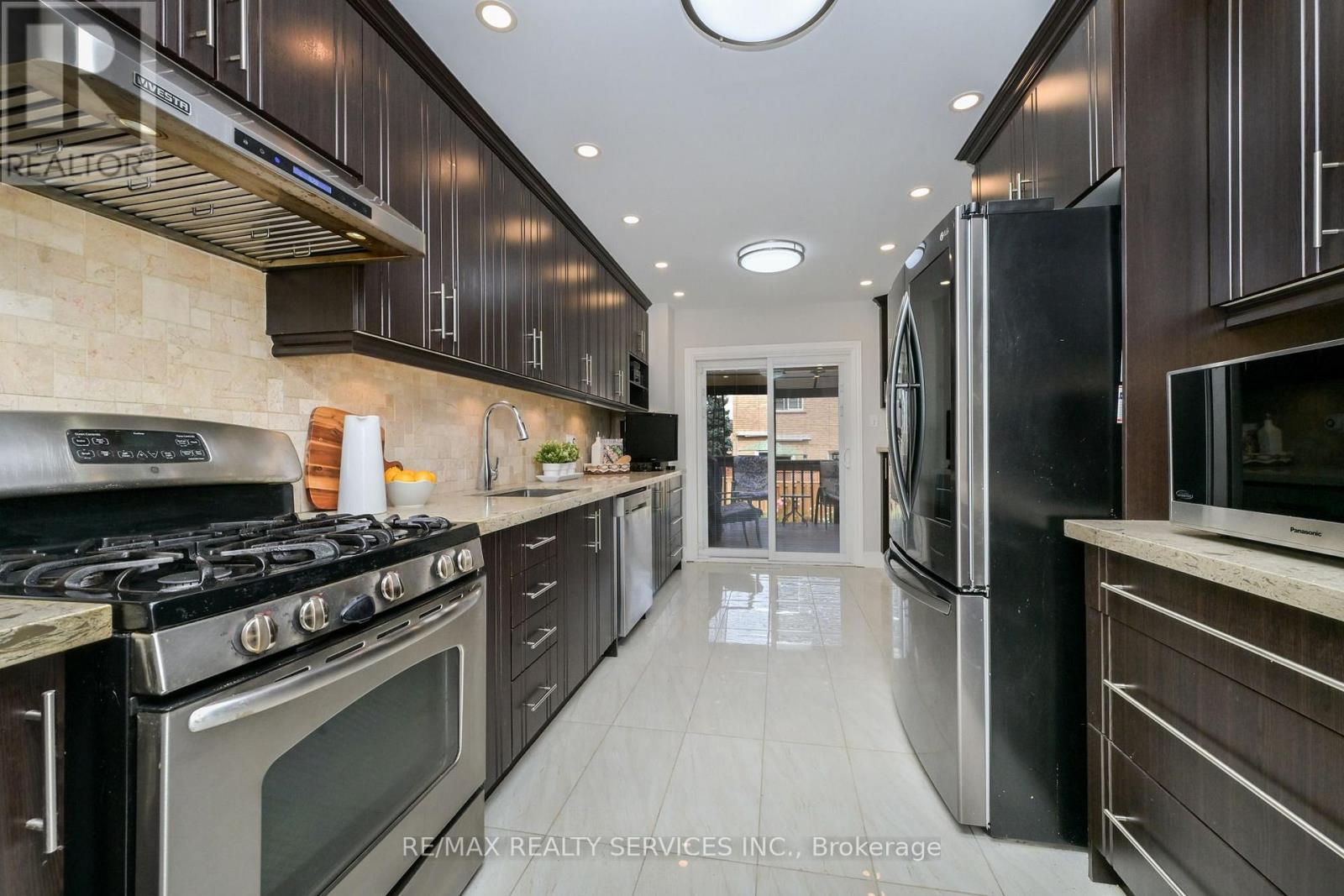 67 SANDMERE AVENUE, Brampton (Heart Lake West) — photo 6