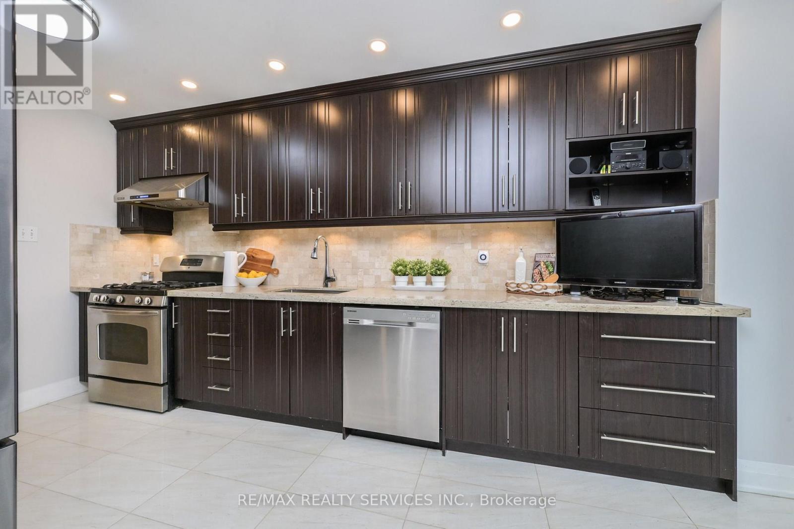 67 SANDMERE AVENUE, Brampton (Heart Lake West) — photo 7