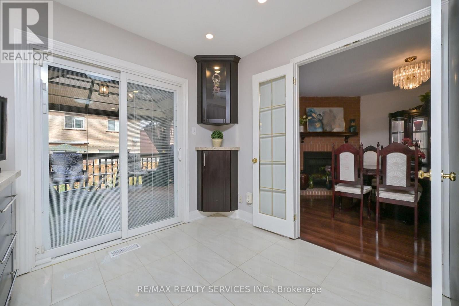 67 SANDMERE AVENUE, Brampton (Heart Lake West) — photo 9