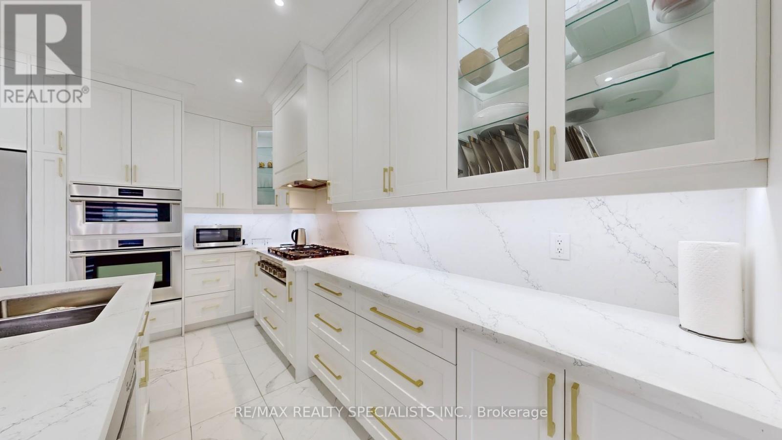 13 LEDGEROCK ROAD - 10