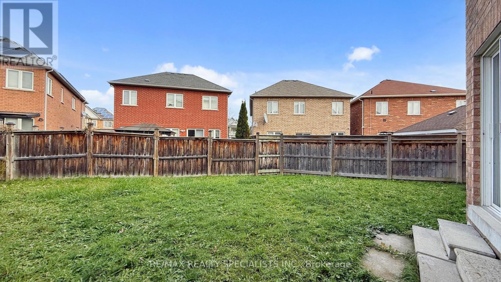 13 LEDGEROCK ROAD - 40