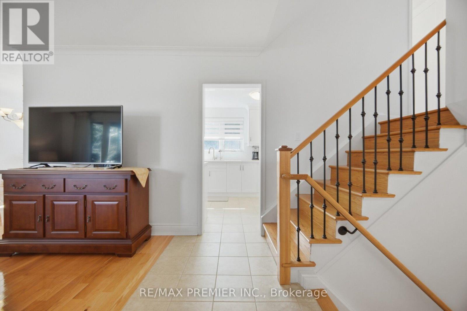 33 BELLEGLADE COURT, Toronto (Humbermede) — photo 10