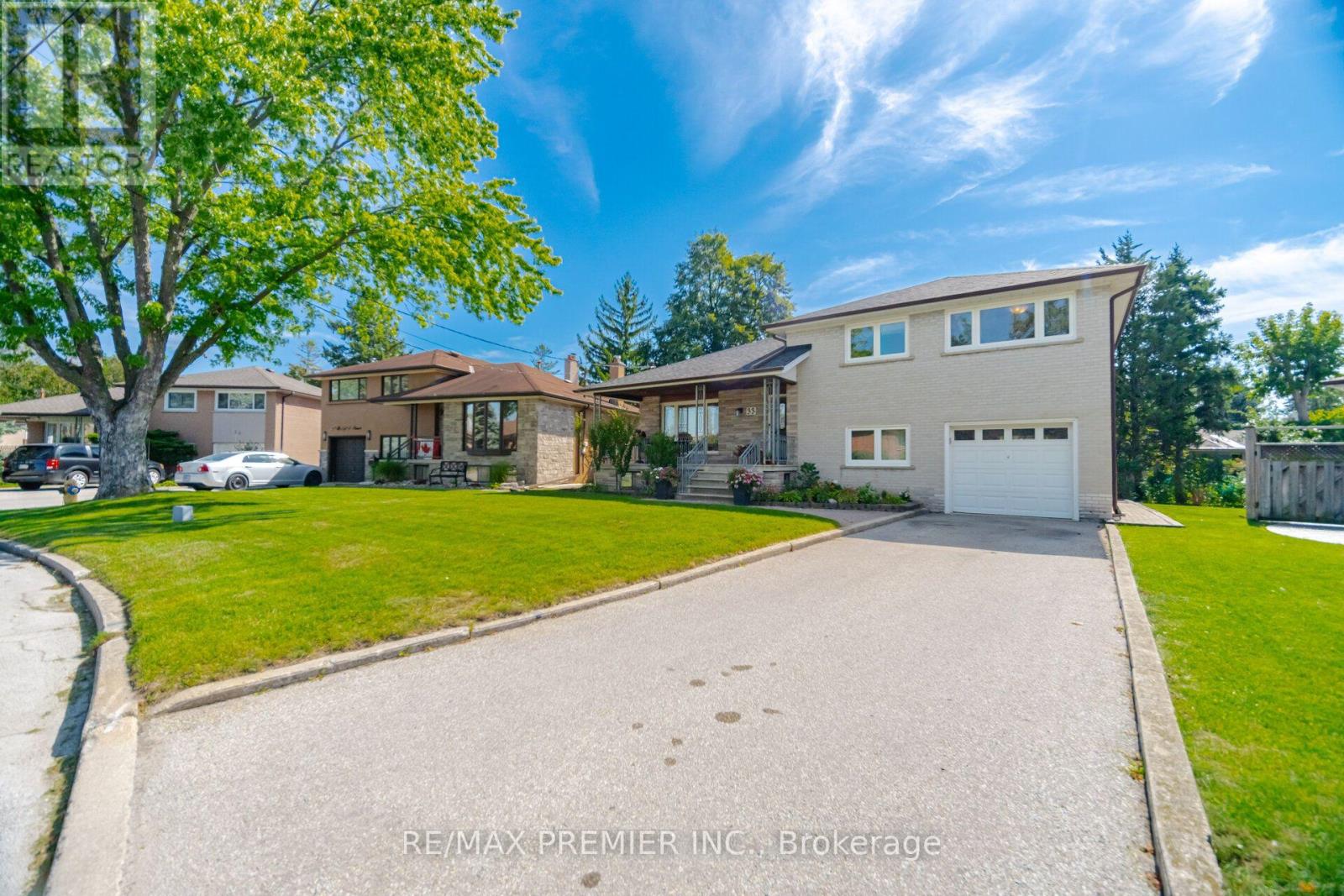 33 BELLEGLADE COURT, Toronto (Humbermede) — photo 3