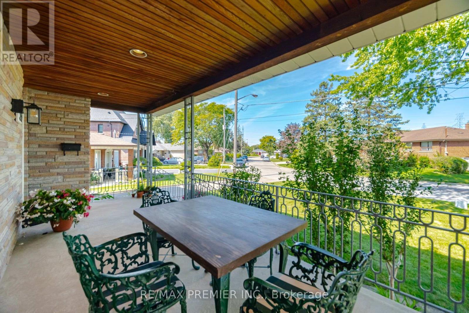 33 BELLEGLADE COURT, Toronto (Humbermede) — photo 7