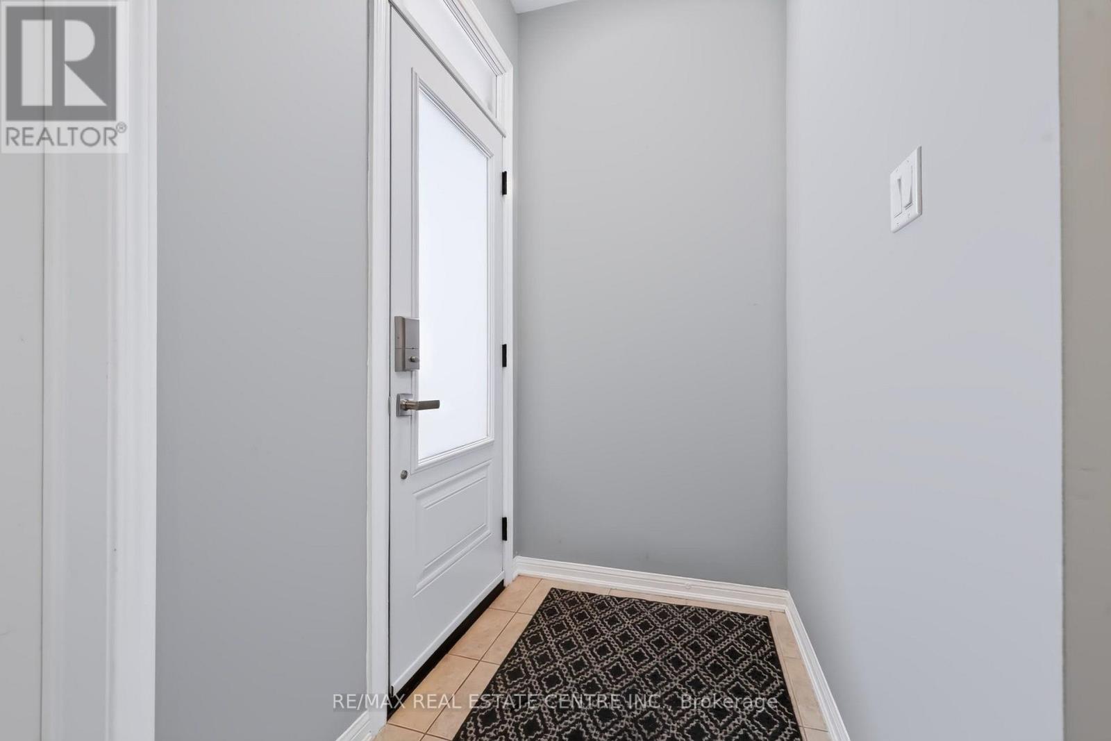 573 ATTENBOROUGH TERRACE, Milton (WI Willmott) — photo 4