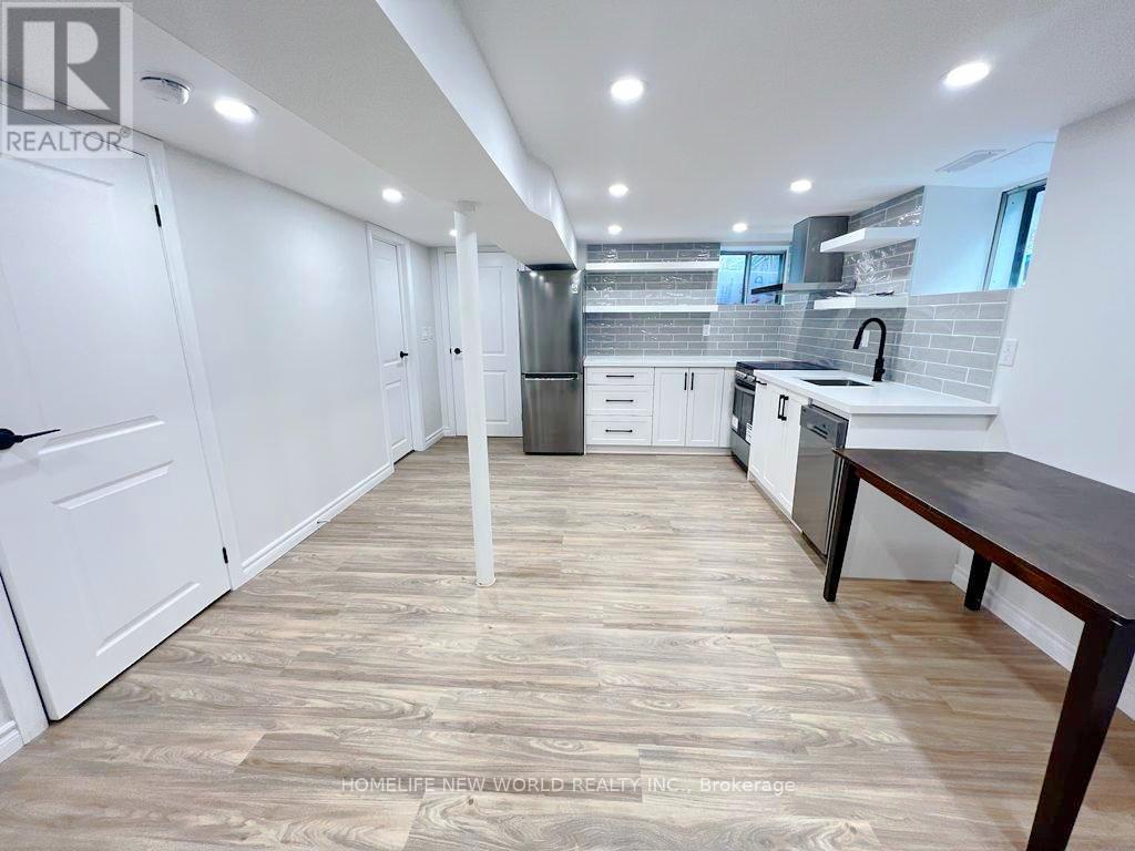 LOWER - 3 ROBLOCKE AVENUE, Toronto (Dovercourt-Wallace Emerson-Junction) — photo 2