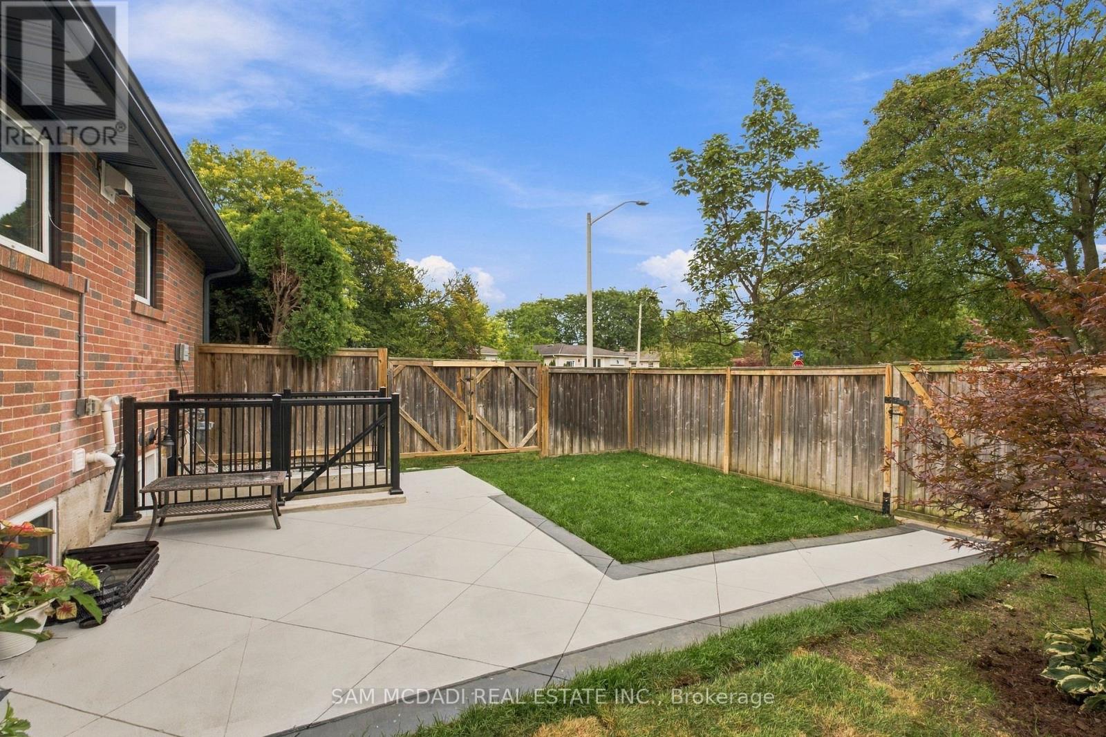2009 DELANEY DRIVE - 32