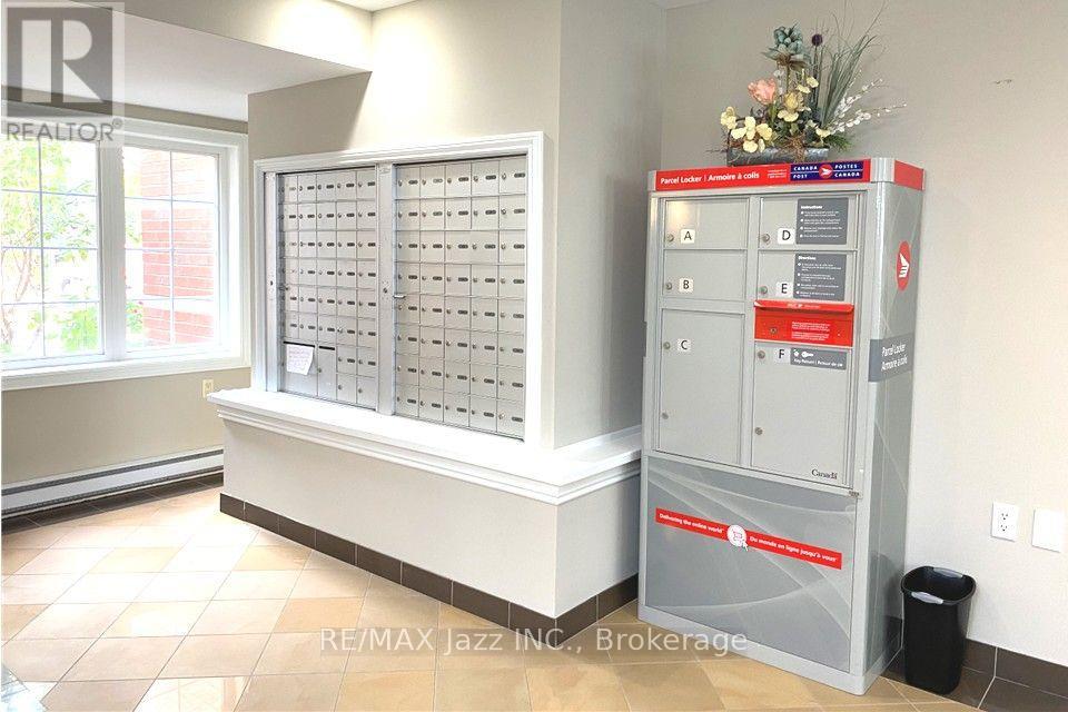 #102 61 Clarington Boulevard, Clarington (Bowmanville), Ontario, L1C0H6, Clarington (Bowmanville), Ontario — photo 5 of 5