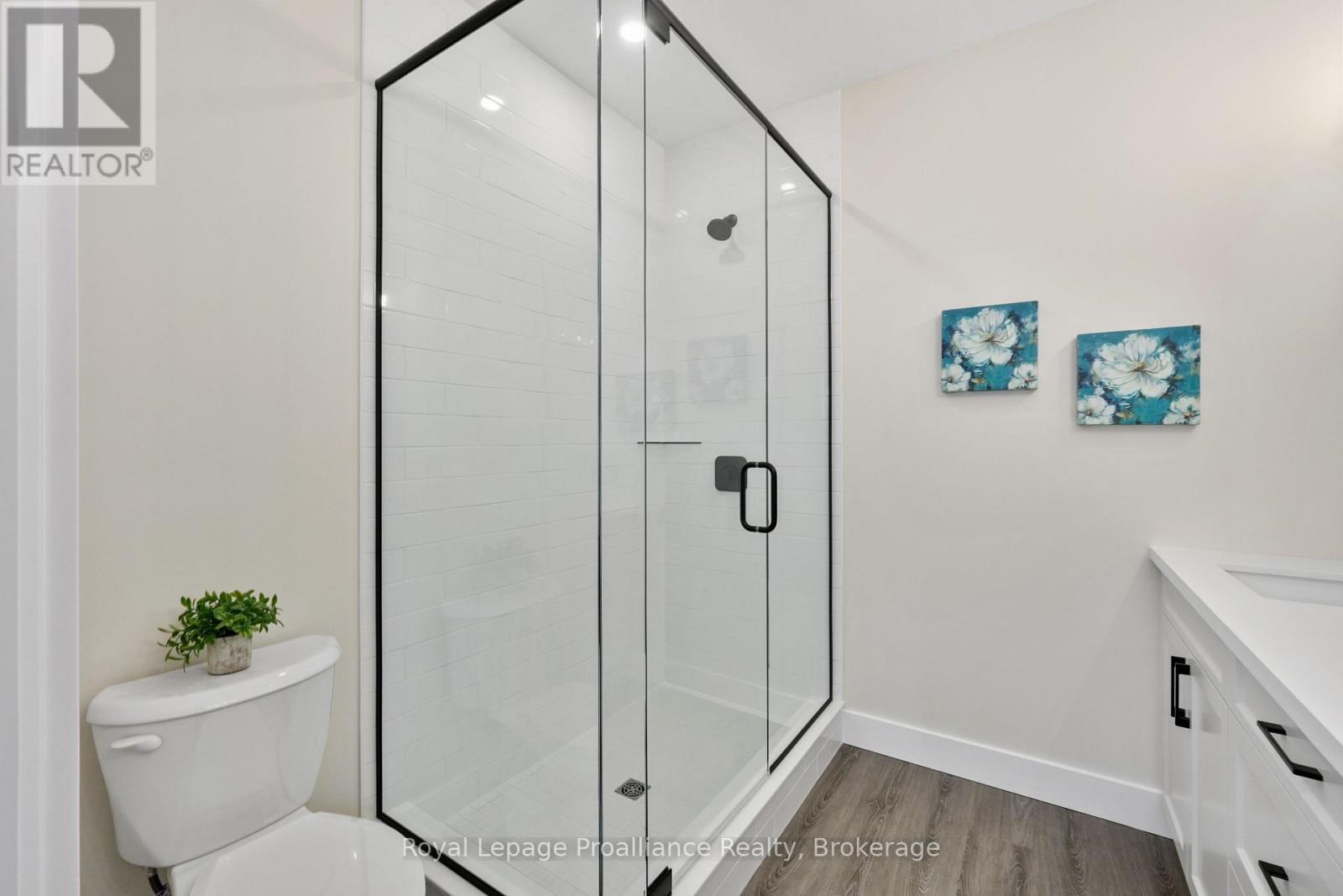 12 GREENFIELD DRIVE - 28