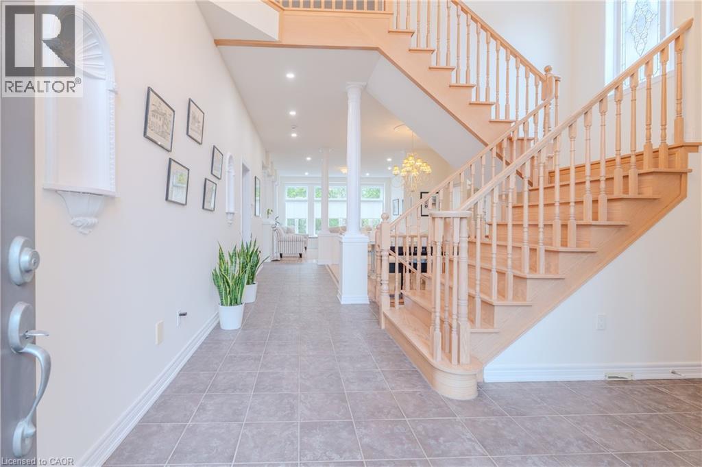 79 MOORLAND Crescent, Ancaster — photo 5