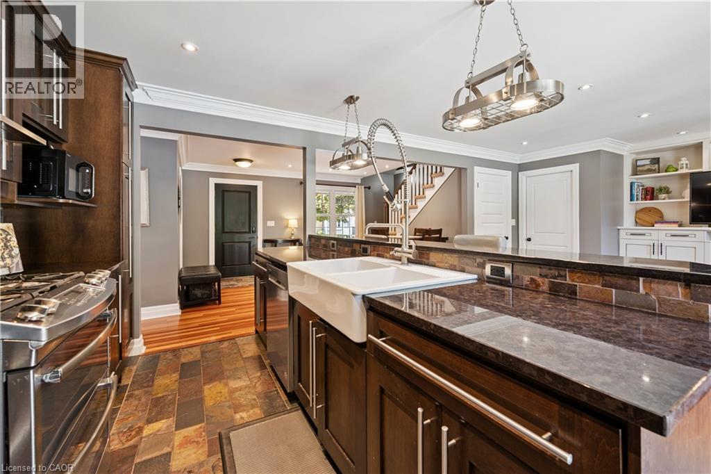1039 MOLESWORTH Street, Wellesley — photo 12