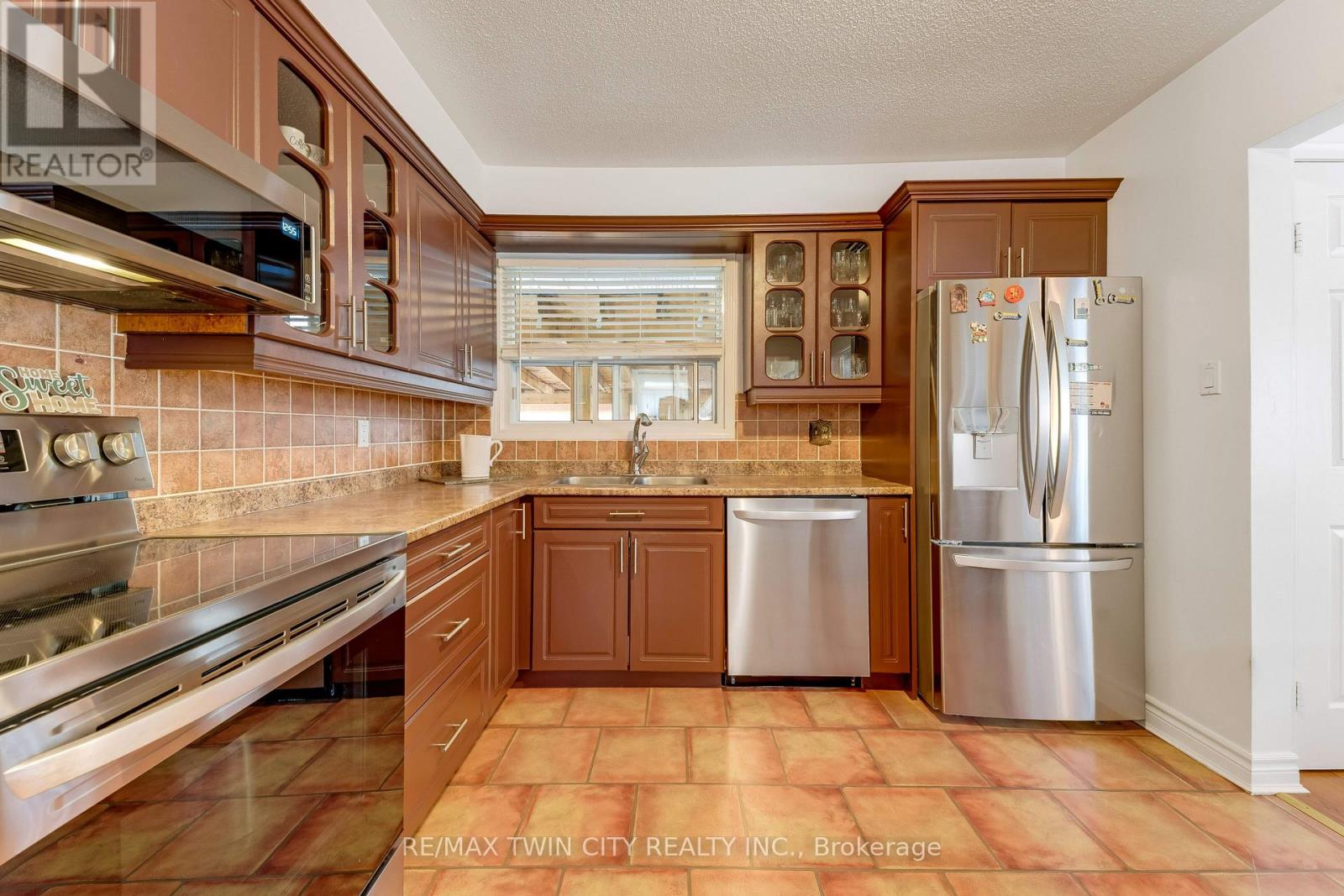 49 CARNABY CRESCENT, Kitchener — photo 10