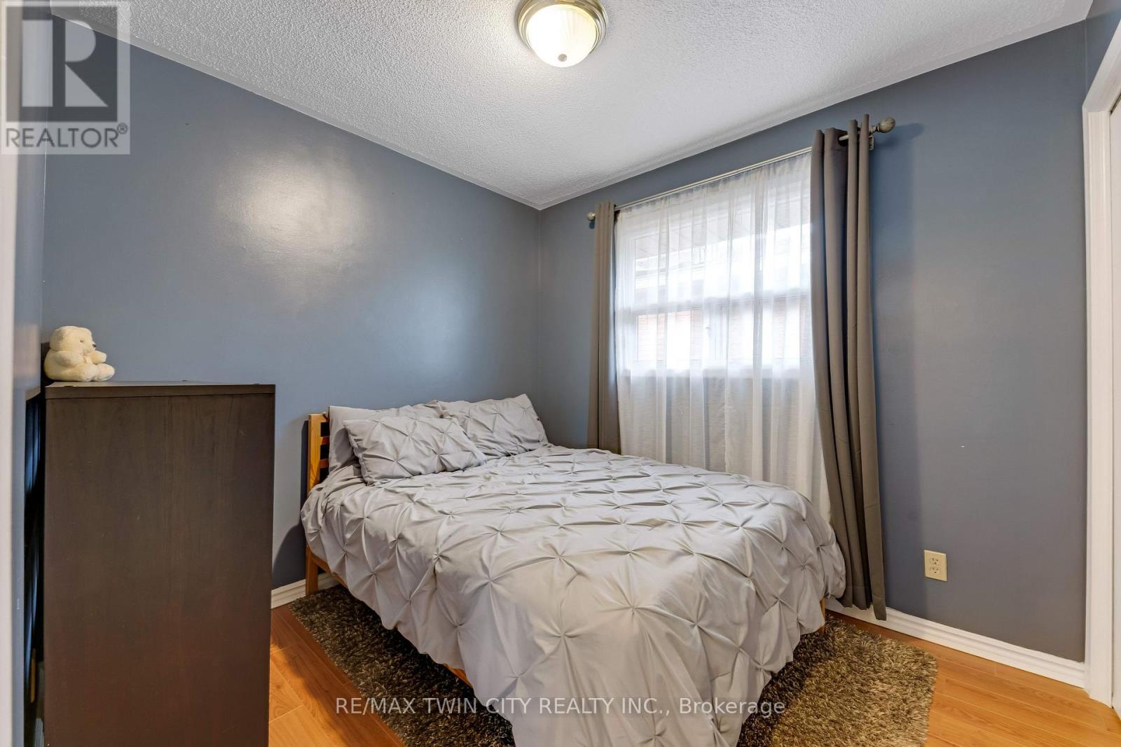49 CARNABY CRESCENT - 14