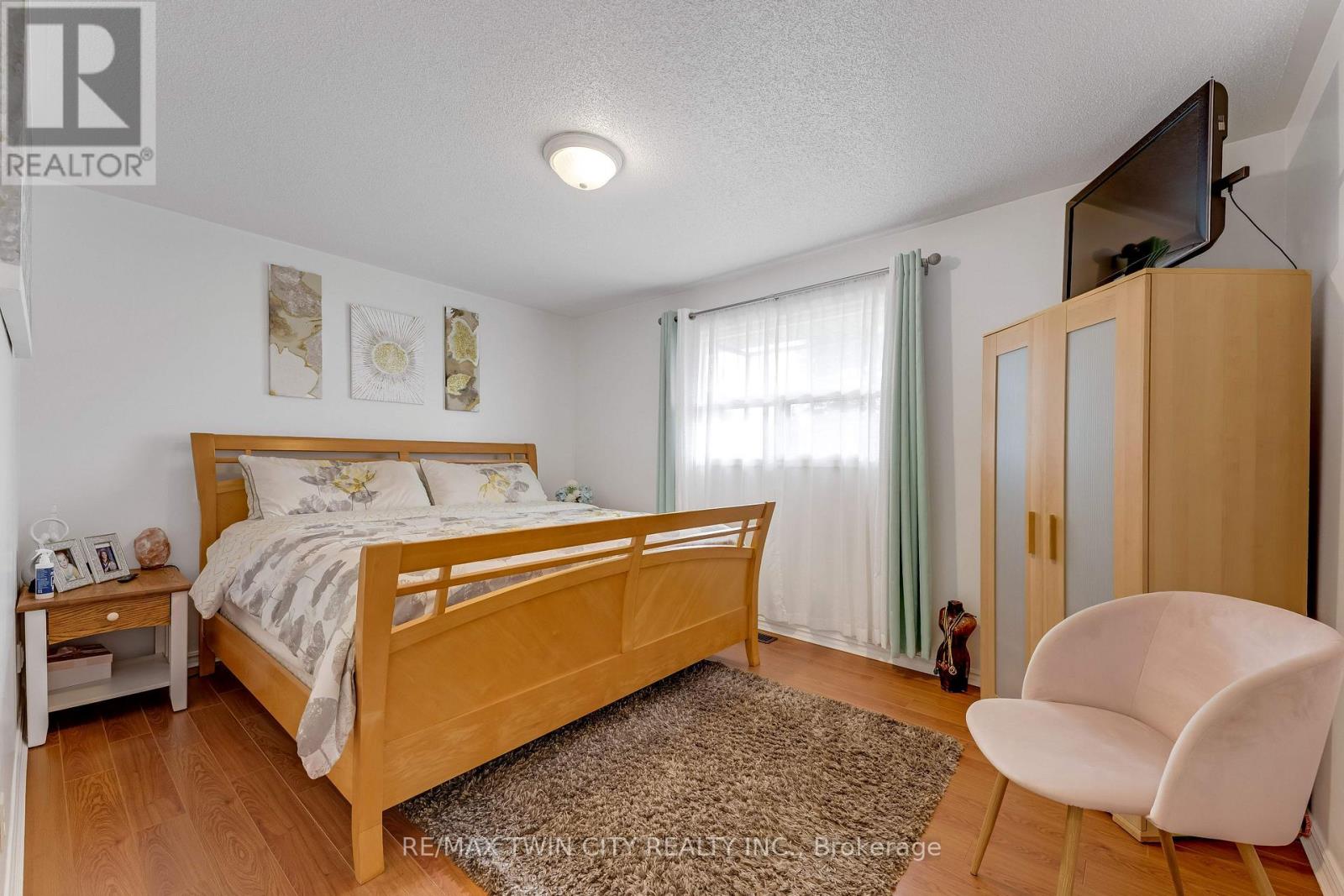 49 CARNABY CRESCENT - 16