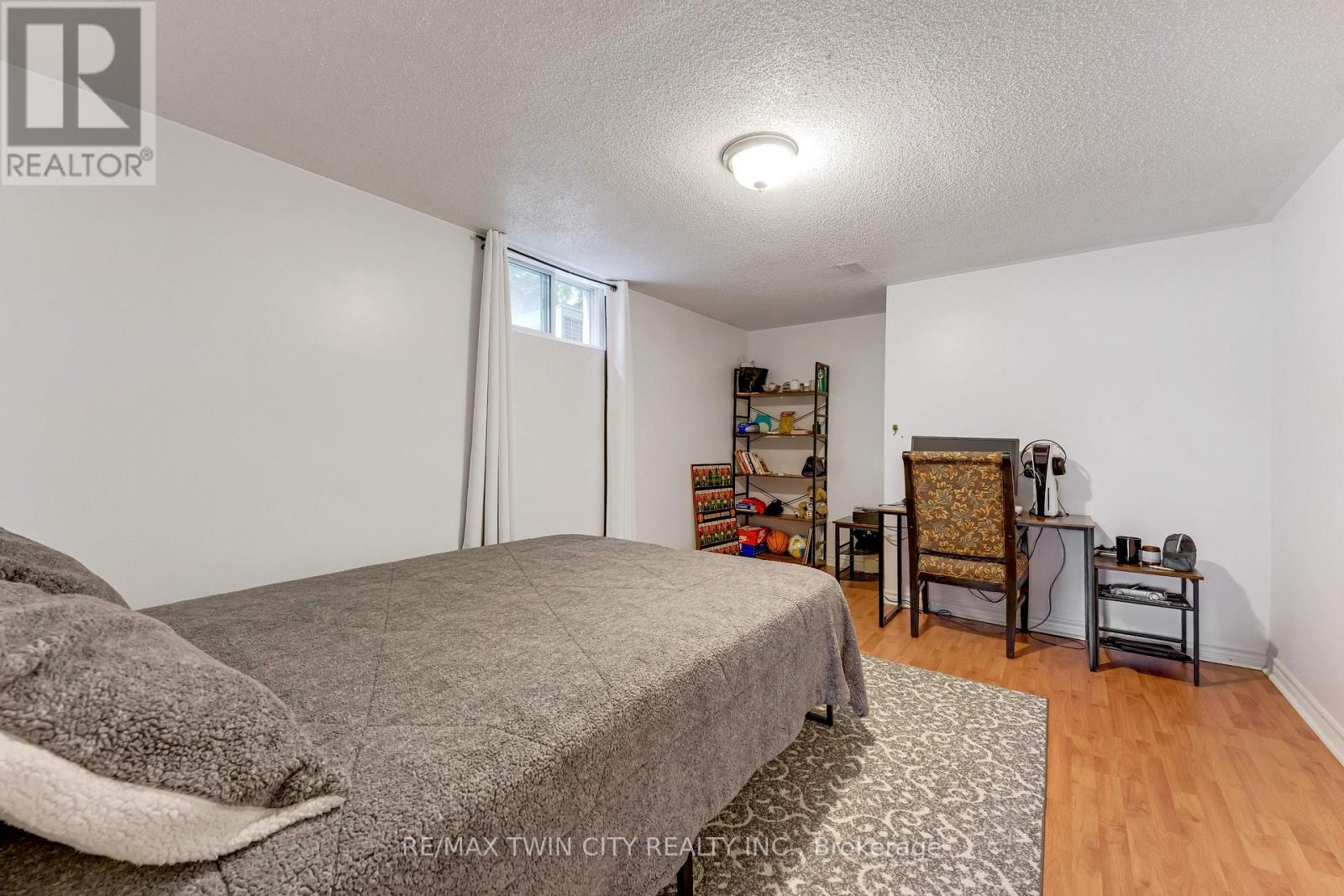 49 CARNABY CRESCENT - 29