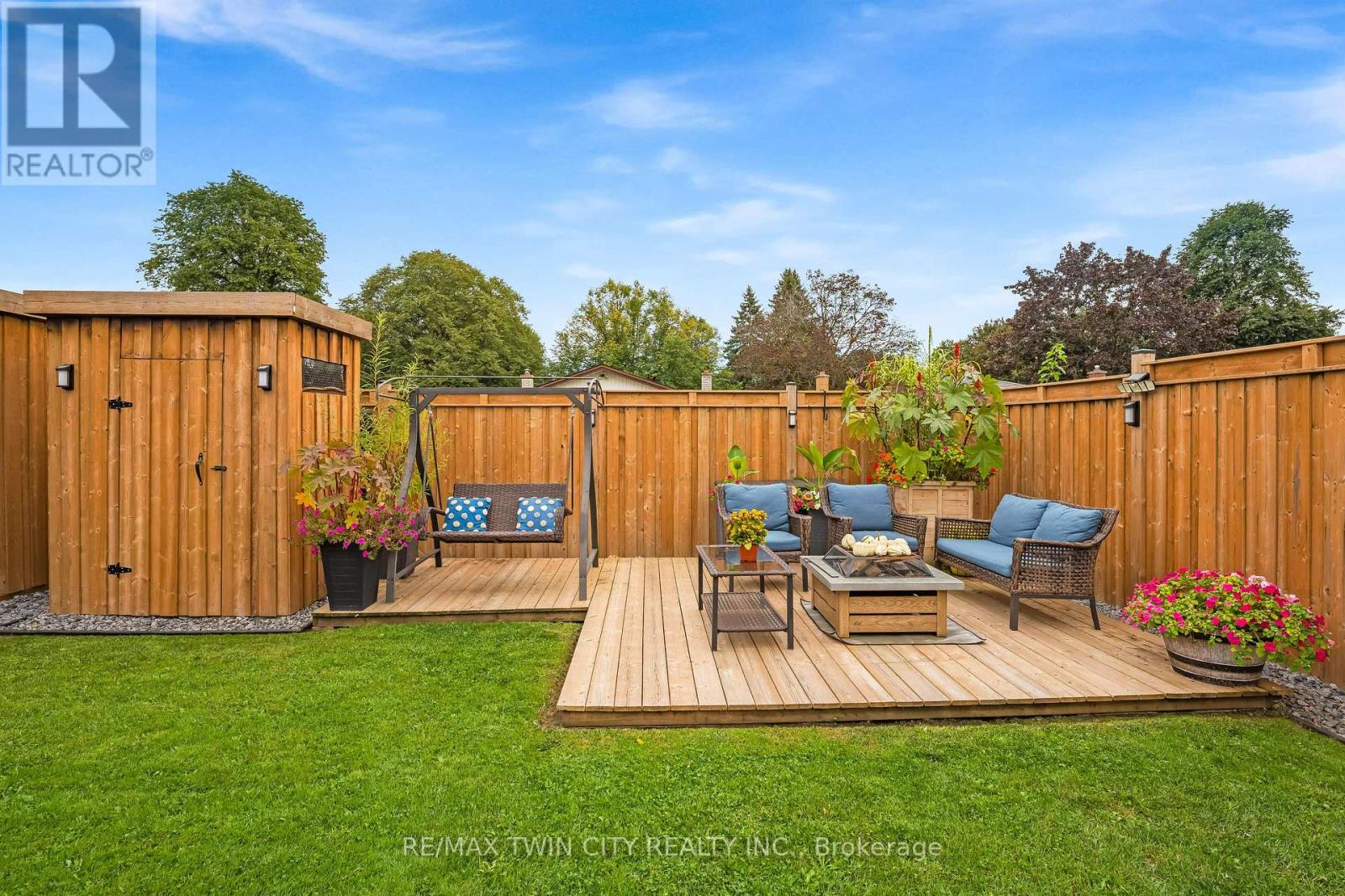 49 CARNABY CRESCENT - 34